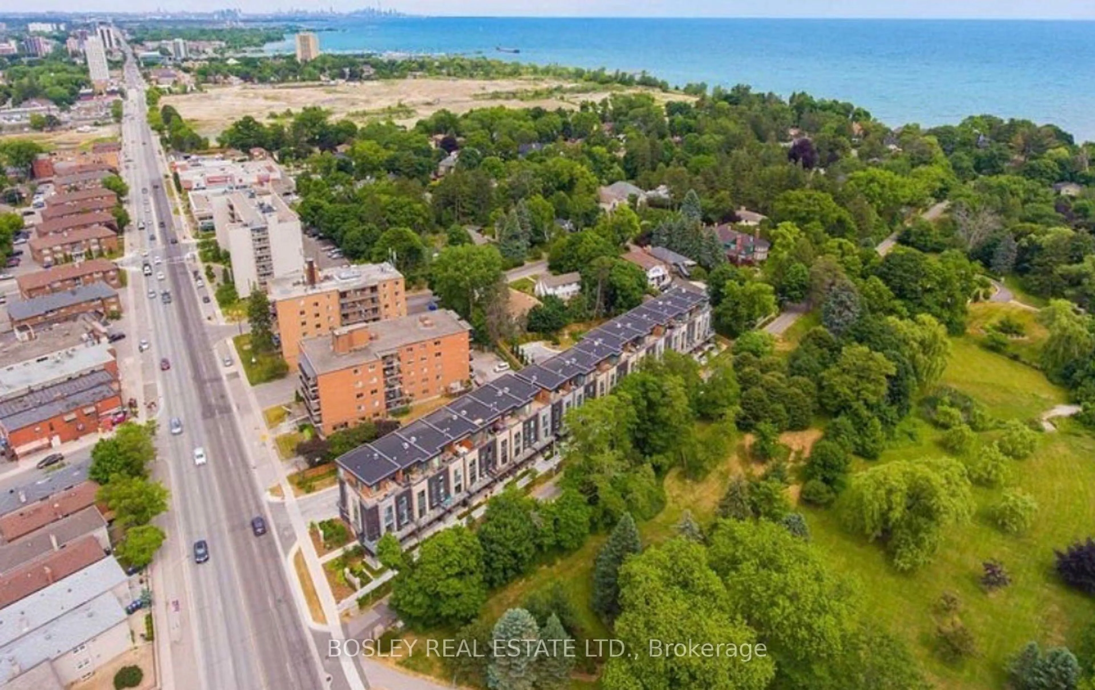 A pic from outside/outdoor area/front of a property/back of a property/a pic from drone, unknown for 7 Godfrey's Lane, Mississauga Ontario L5H 2T1