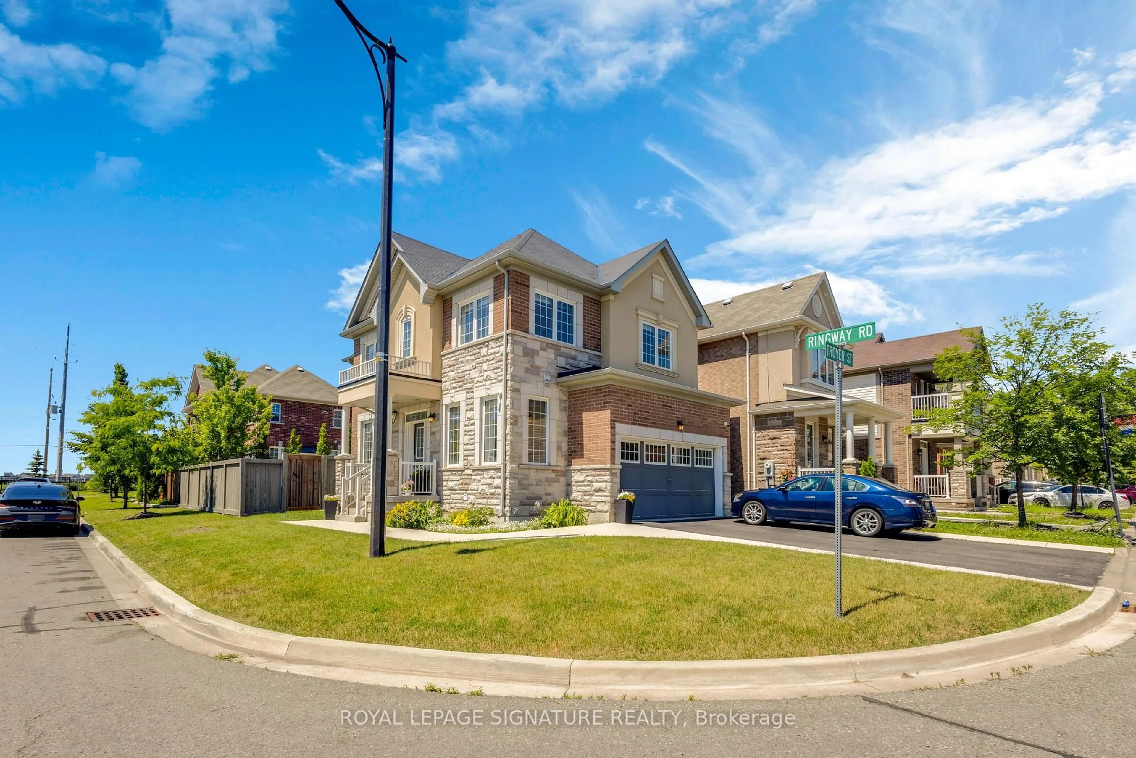 Home with brick exterior material, street for 1 RINGWAY Rd, Brampton Ontario L7A 4T4