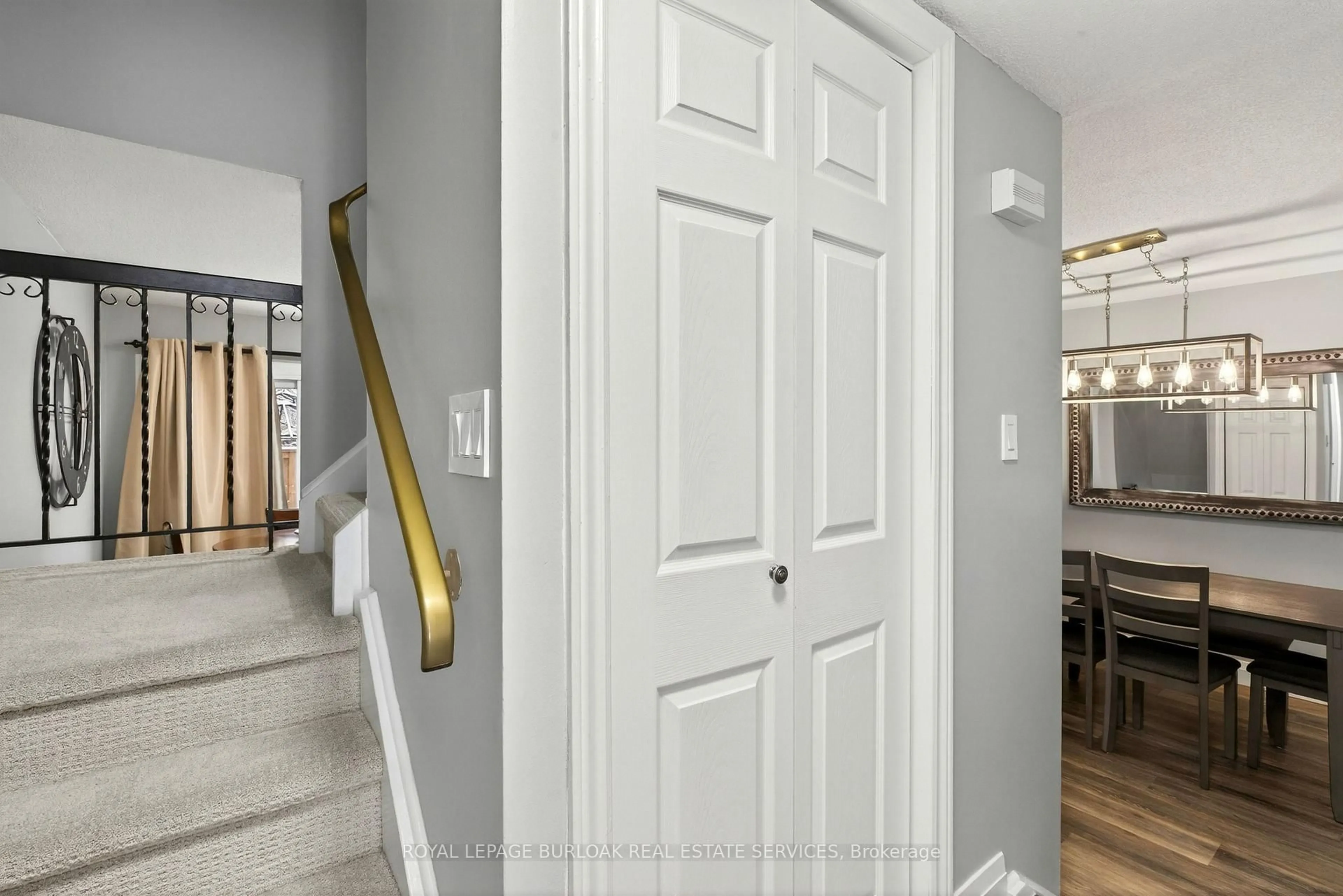 Indoor entryway for 2185 Fairchild Blvd #1, Burlington Ontario L7P 3P6
