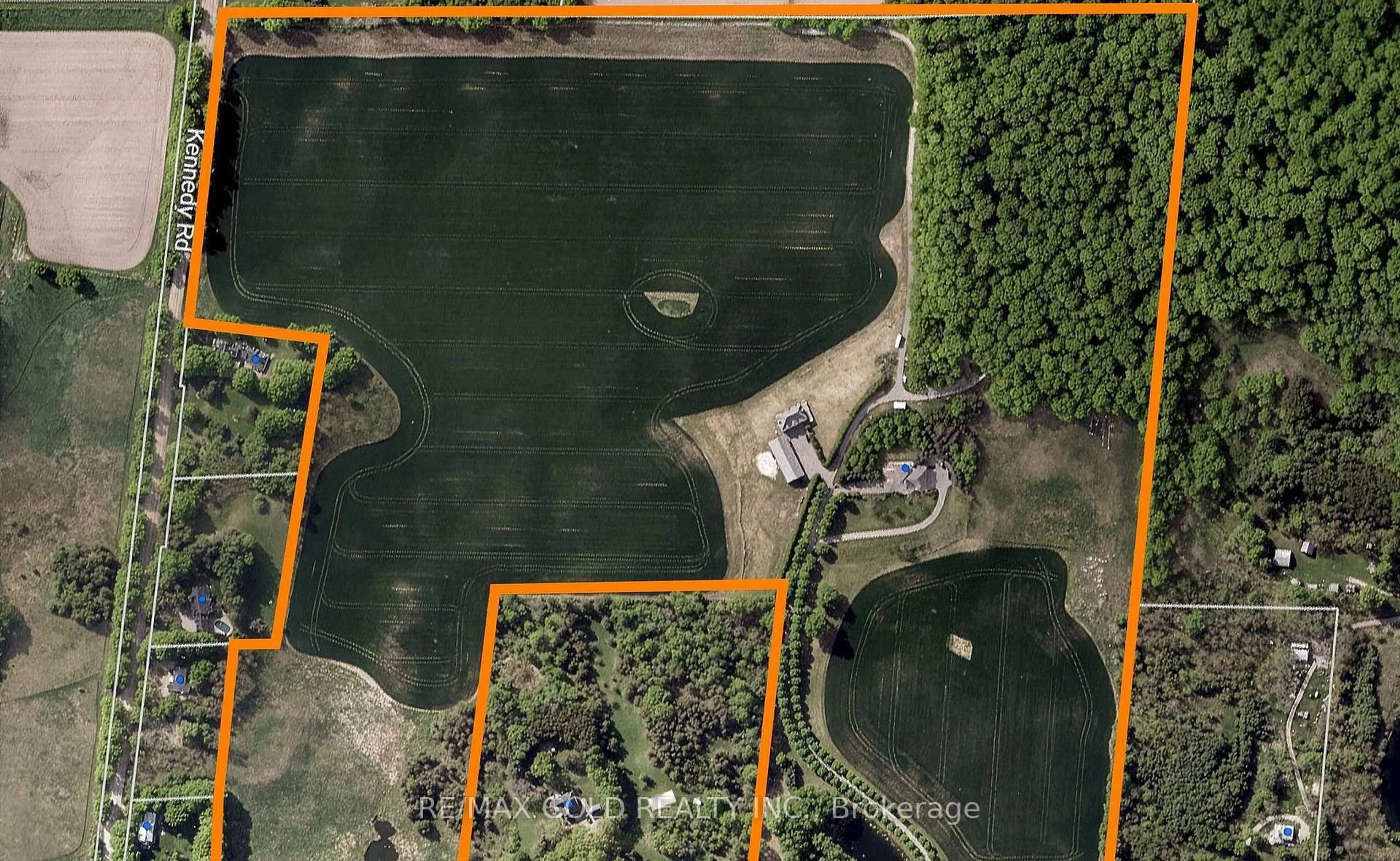 A pic from outside/outdoor area/front of a property/back of a property/a pic from drone, unknown for 3722 The Grange Sdrd, Caledon Ontario L7C 0C3