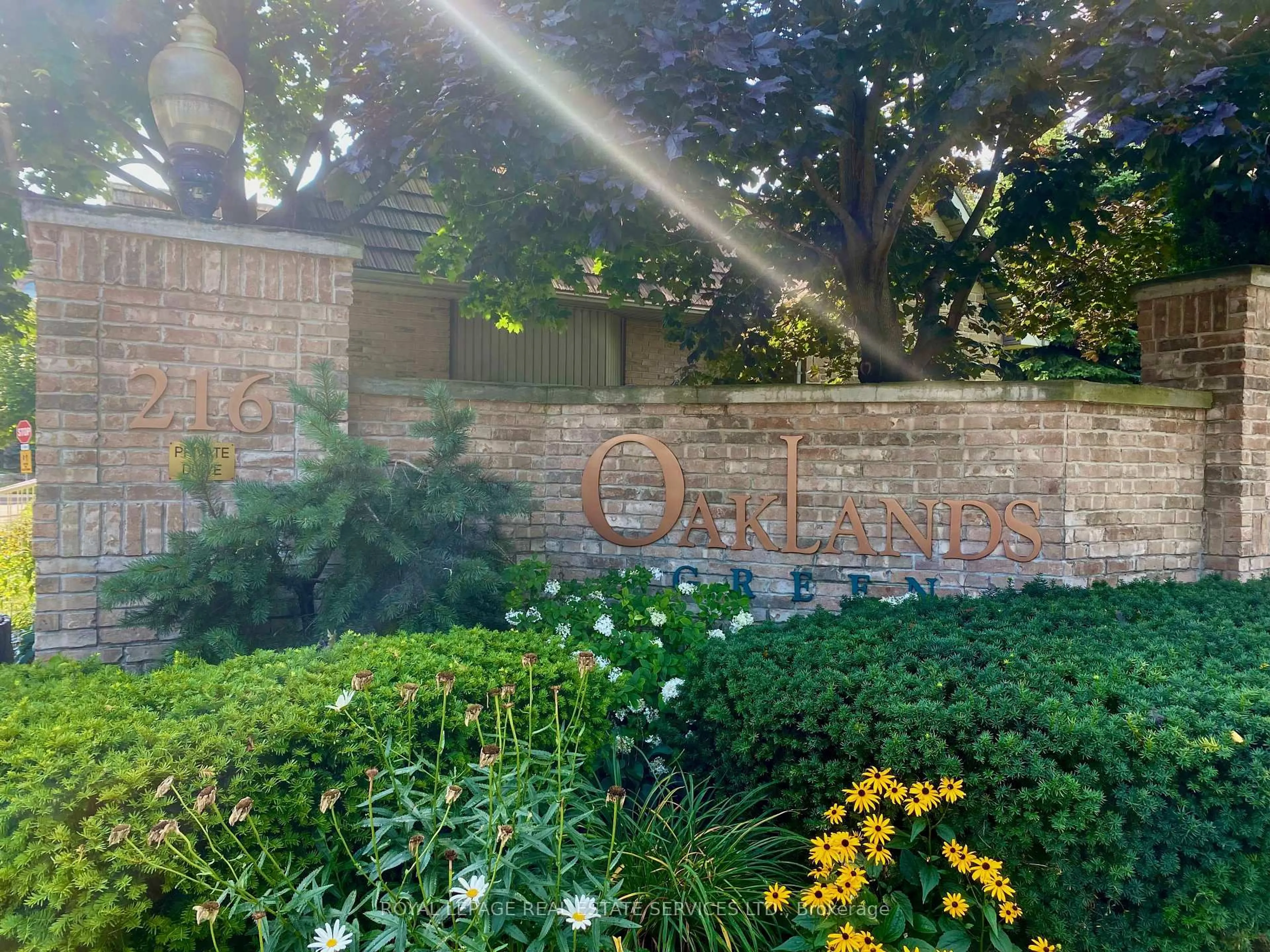 Patio, unknown for 216C Plains Road West Rd #402, Burlington Ontario L7T 4L1