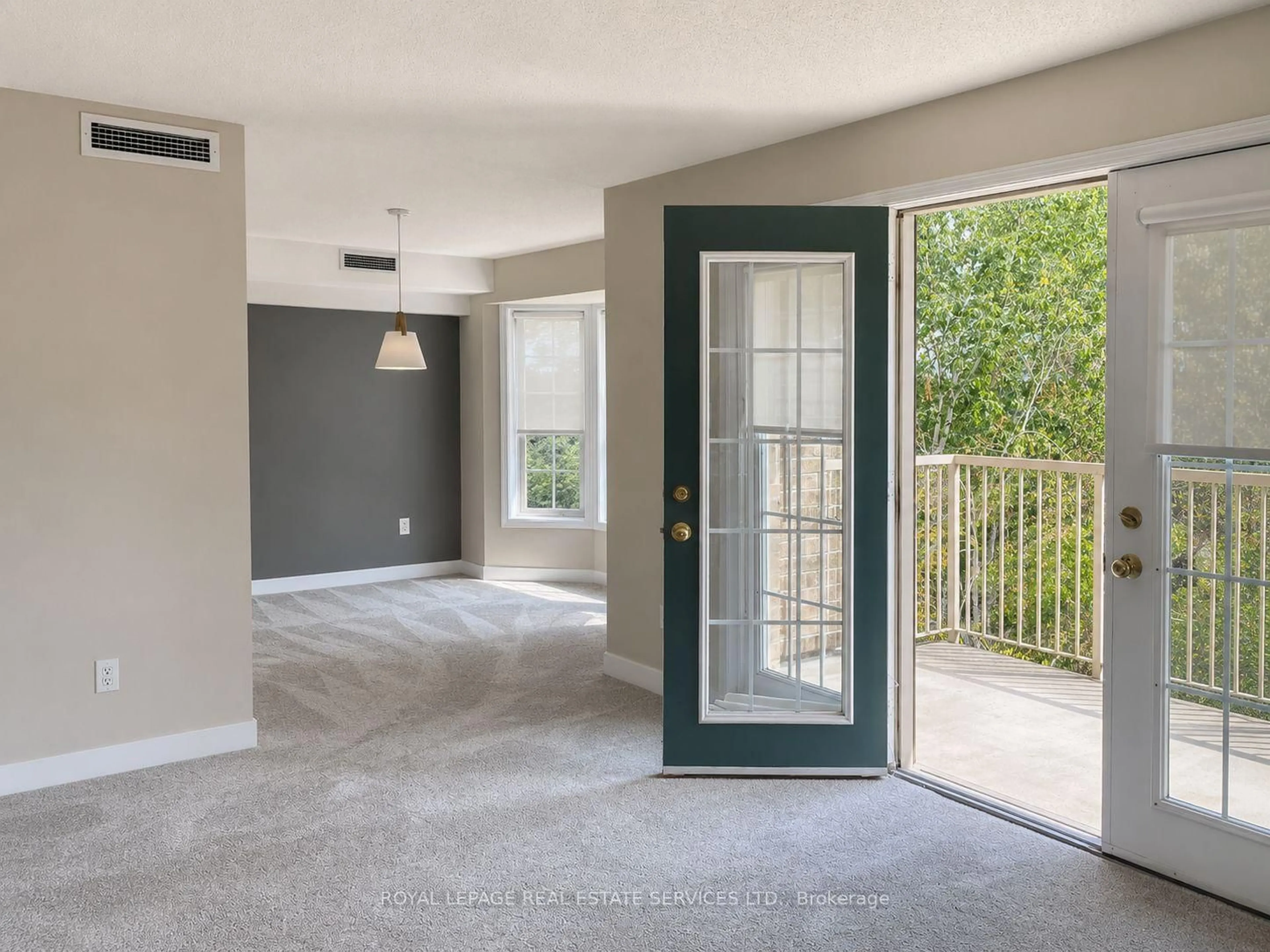 Indoor entryway for 216C Plains Road West Rd #402, Burlington Ontario L7T 4L1
