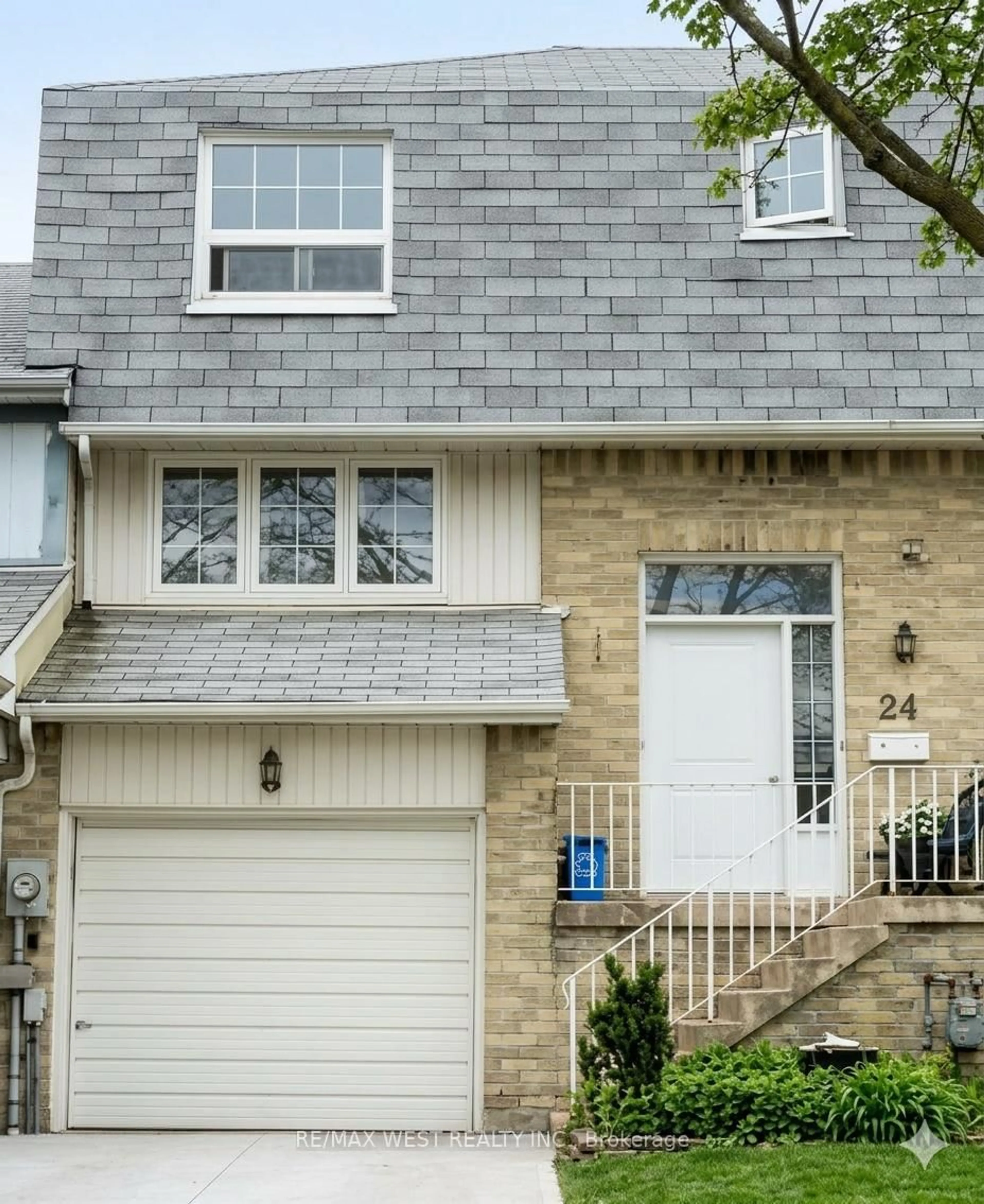 Home with brick exterior material, street for 24 Primrose Cres, Brampton Ontario L6Z 1E2