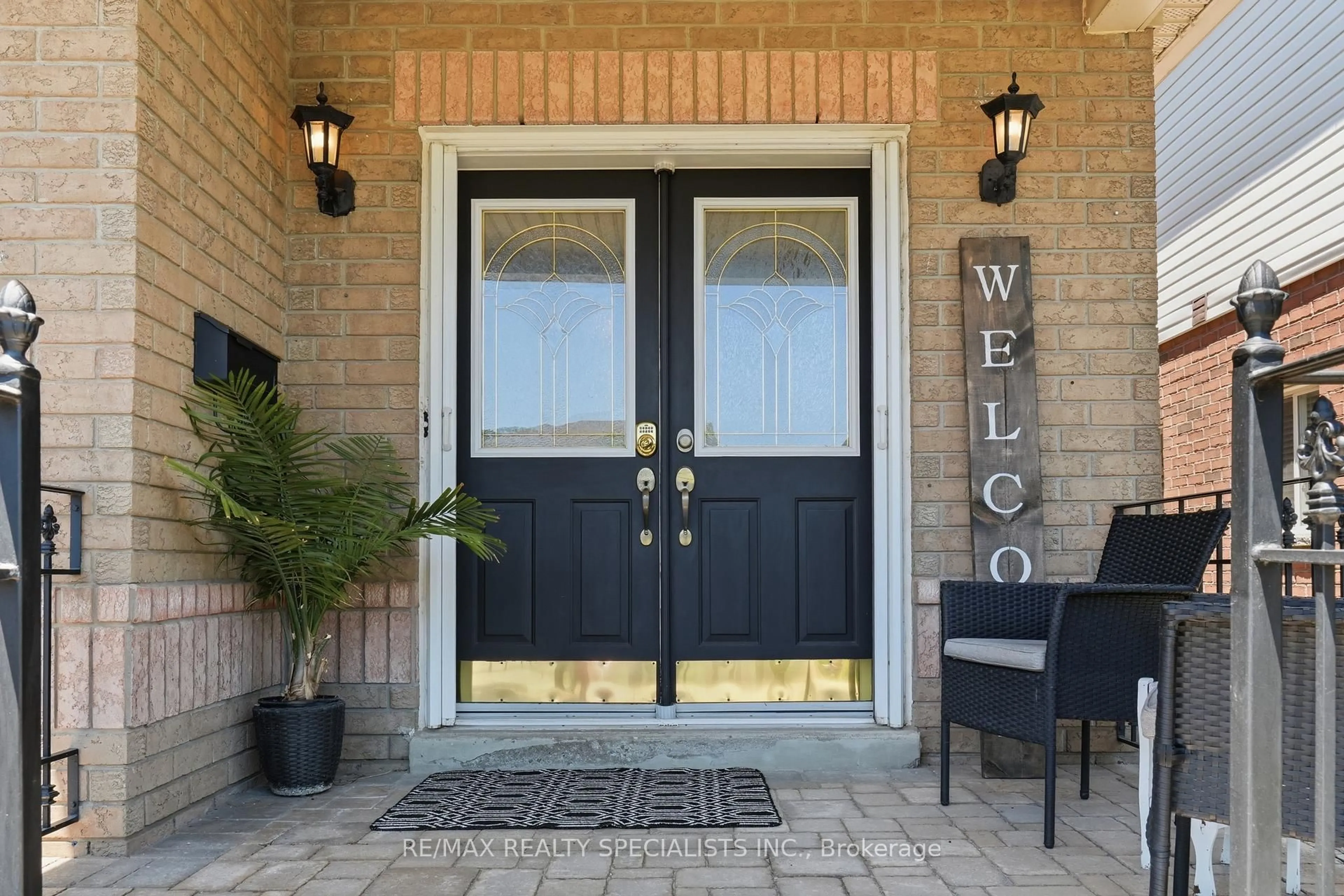 Indoor entryway for 212 Ellis Cres, Milton Ontario L9T 6B5