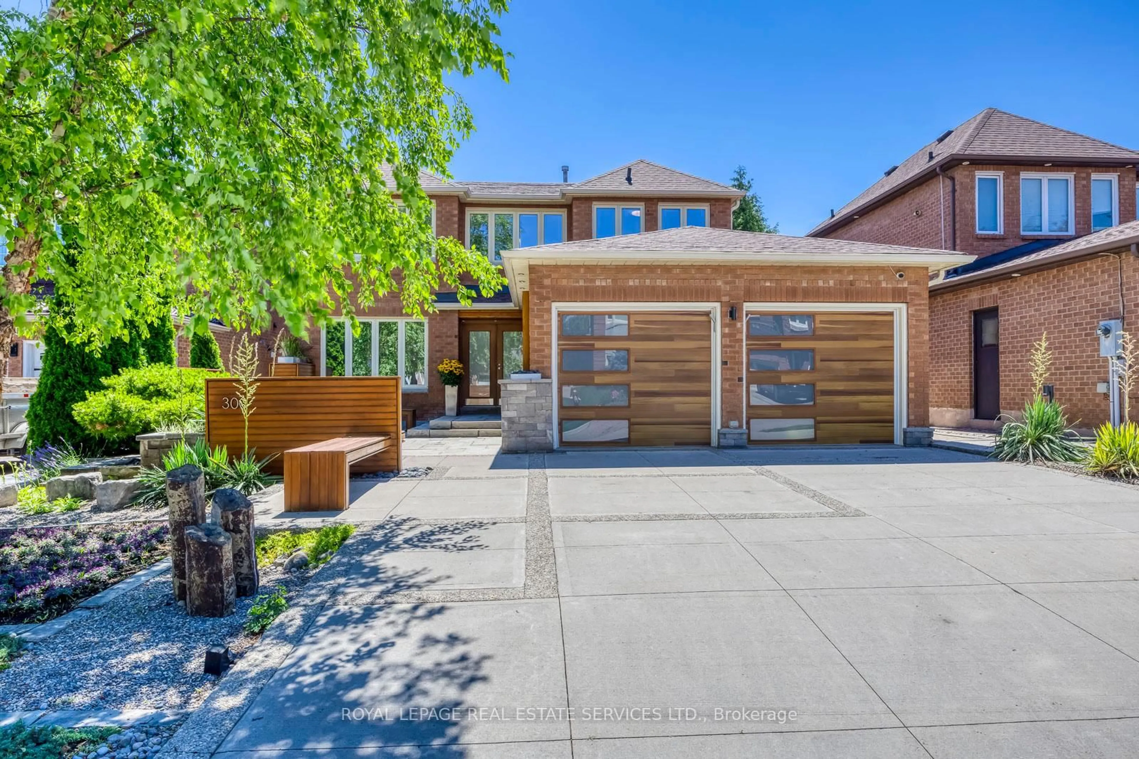 Home with brick exterior material, street for 300 Canital Crt, Mississauga Ontario L4Z 3B6