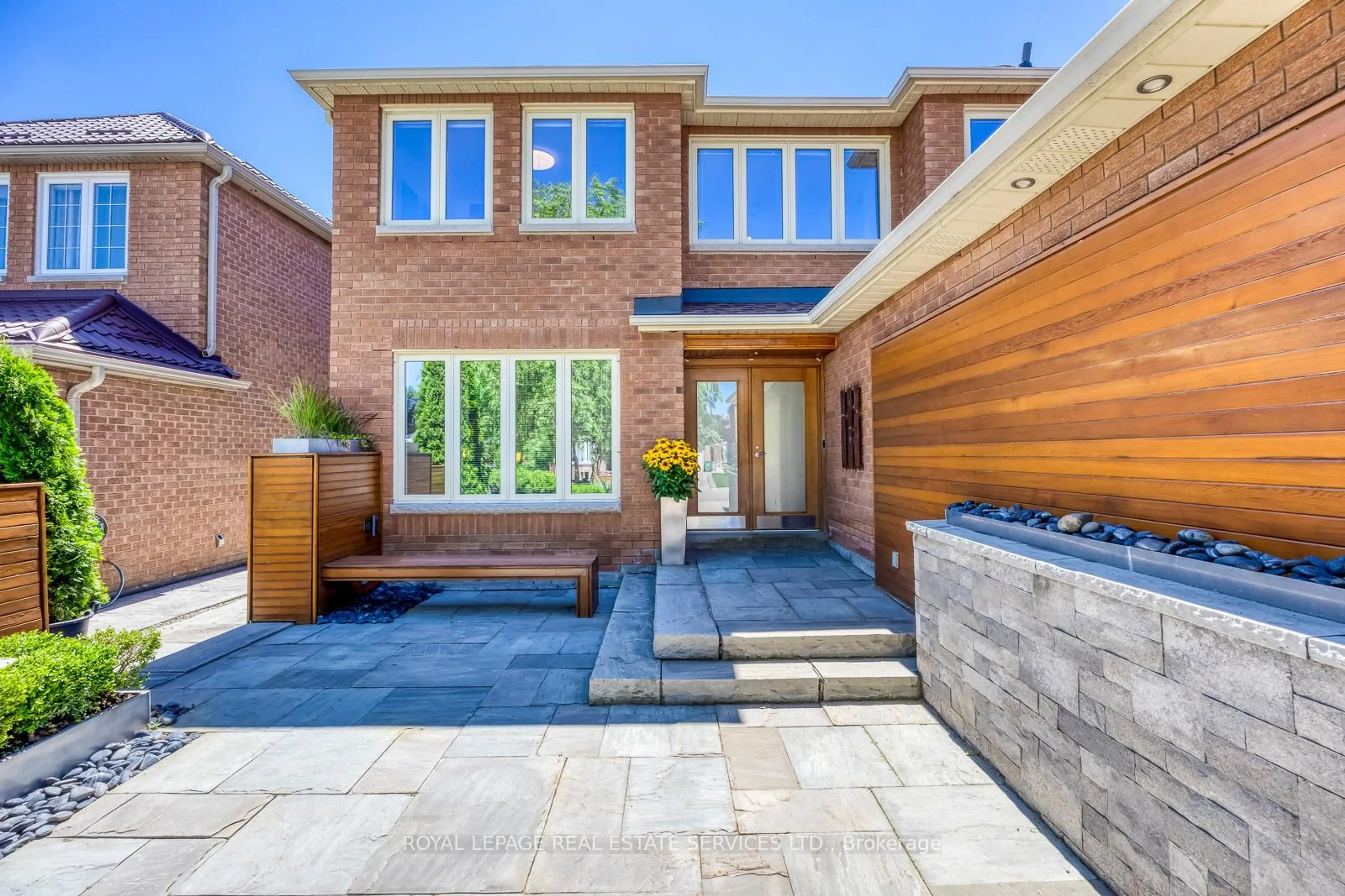 Home with brick exterior material, street for 300 Canital Crt, Mississauga Ontario L4Z 3B6