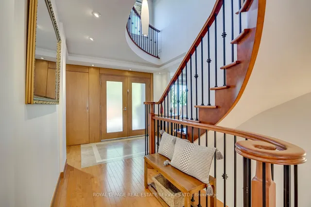300 Canital Crt, Mississauga 5