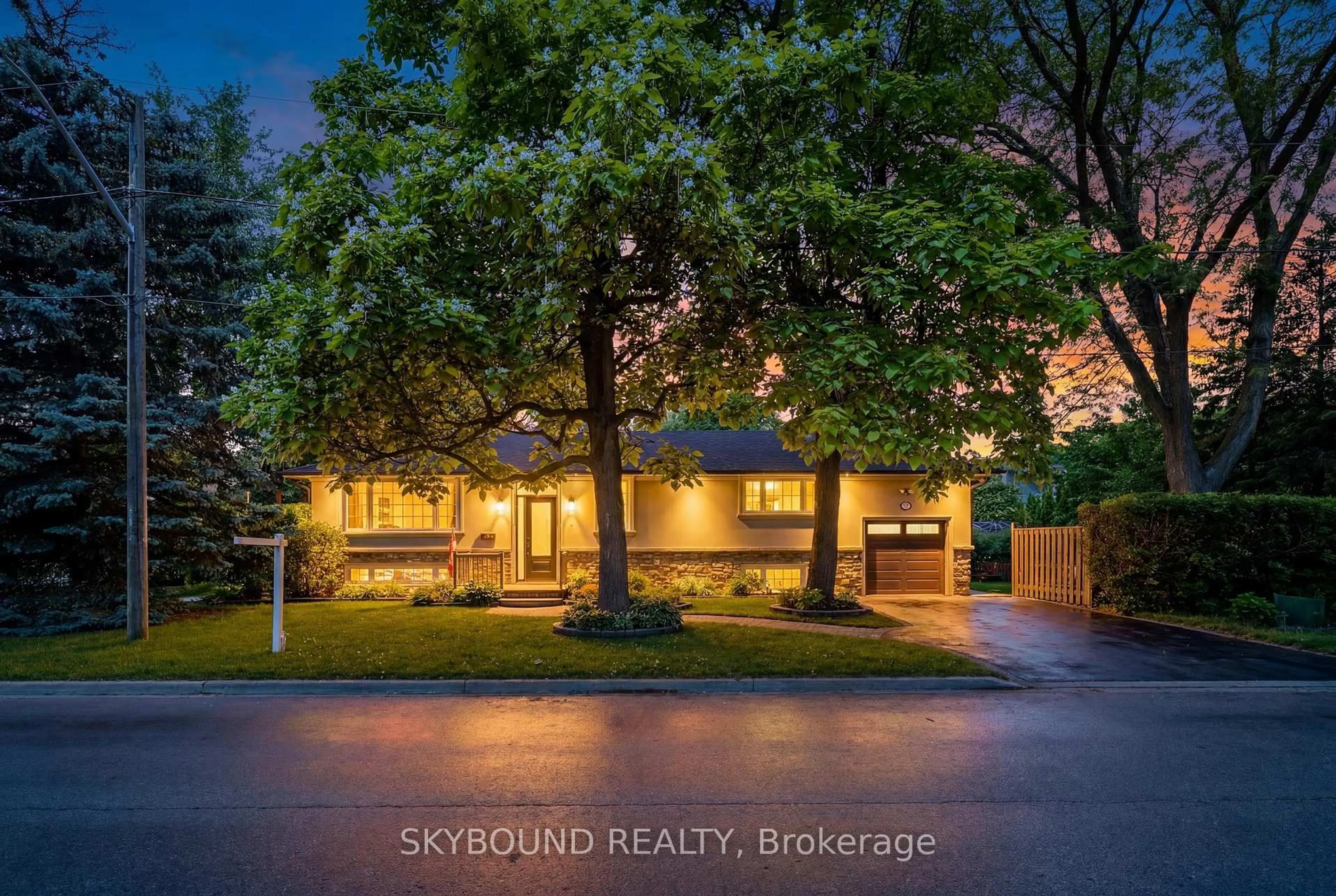 Unknown for 3105 Ballydown Cres, Mississauga Ontario L5C 2C9