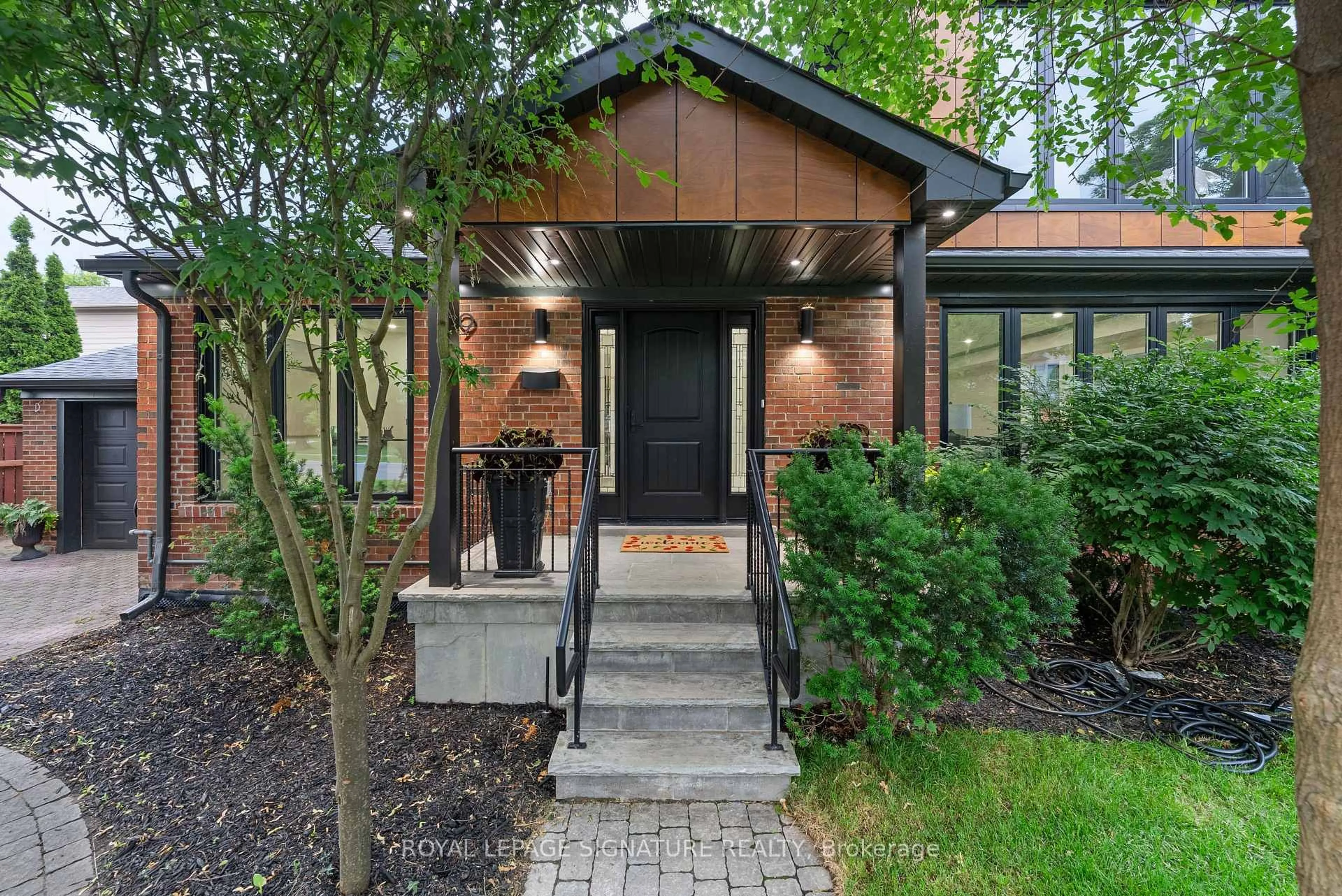 Unknown for 29 Blaketon Rd, Toronto Ontario M9B 4W4