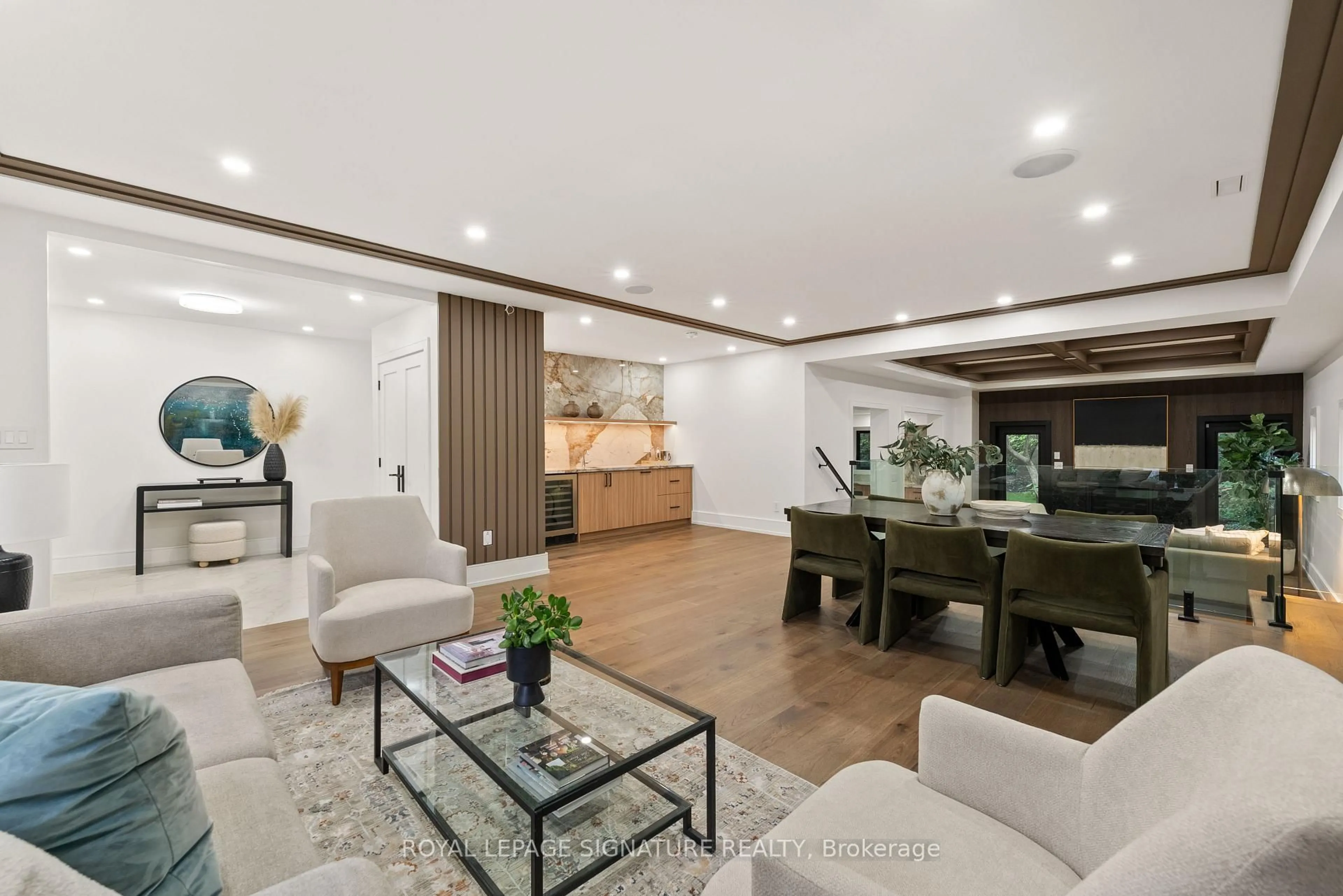 Living room with furniture, unknown for 29 Blaketon Rd, Toronto Ontario M9B 4W4