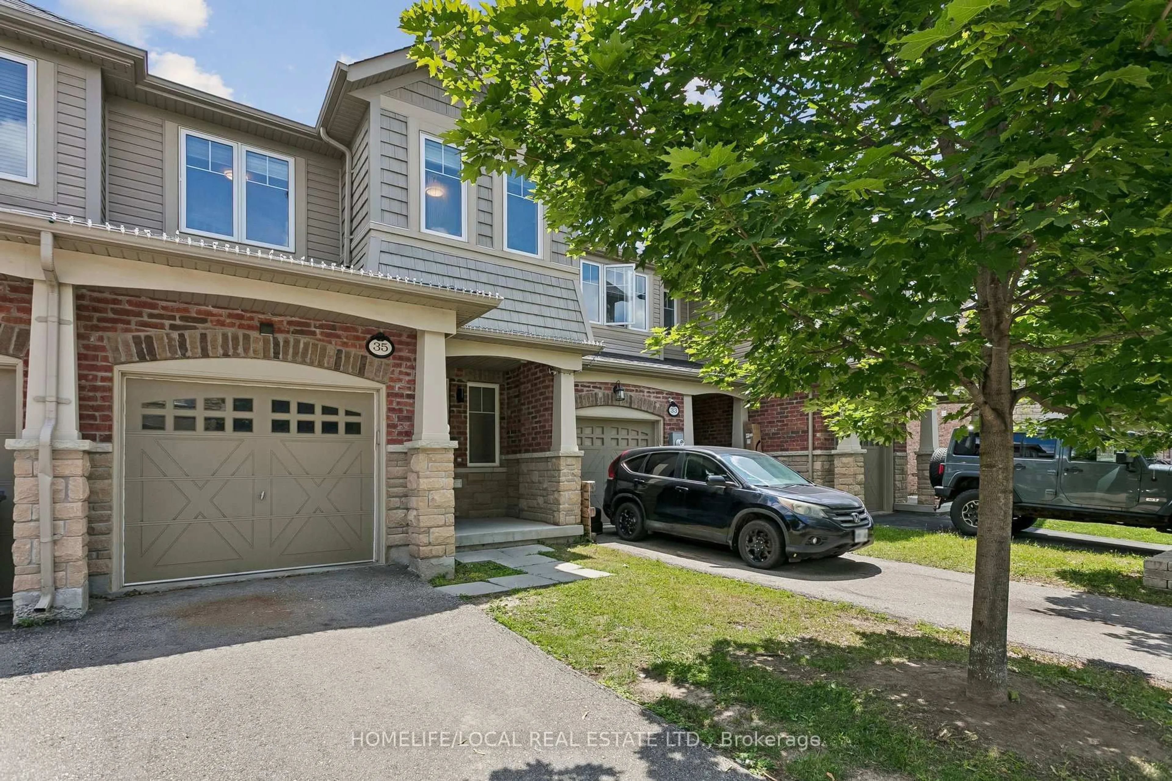 A pic from outside/outdoor area/front of a property/back of a property/a pic from drone, street for 35 Maple Cider St, Caledon Ontario L7C 4B4