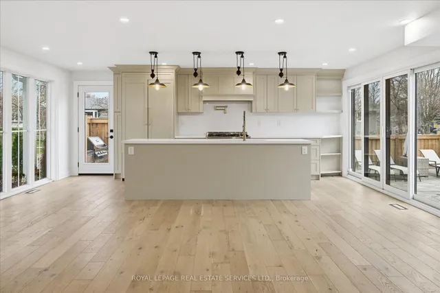 2212 Urwin Cres, Oakville 5