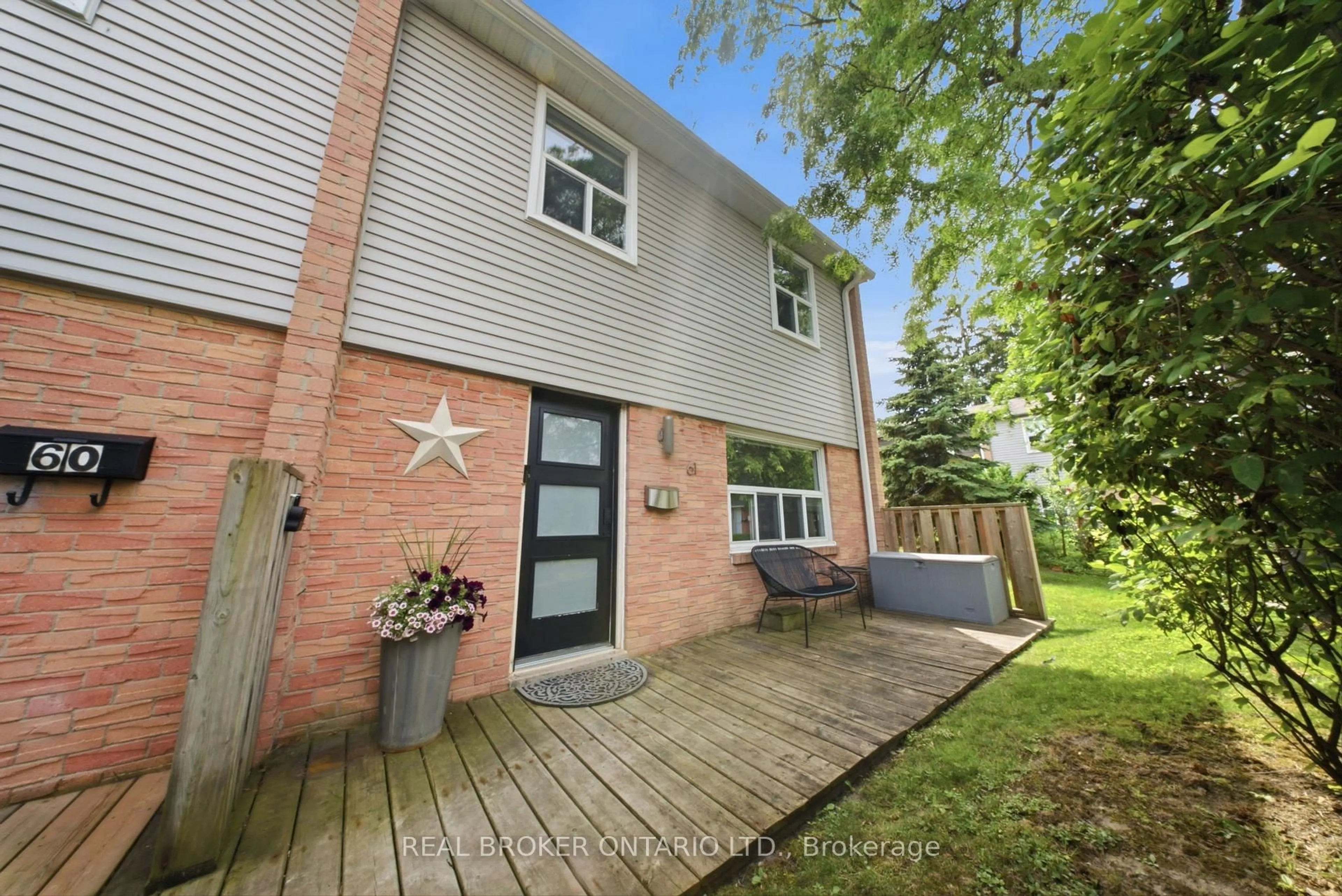 A pic from outside/outdoor area/front of a property/back of a property/a pic from drone, street for 1050 Shawnmarr Rd #61, Mississauga Ontario L5H 3V1