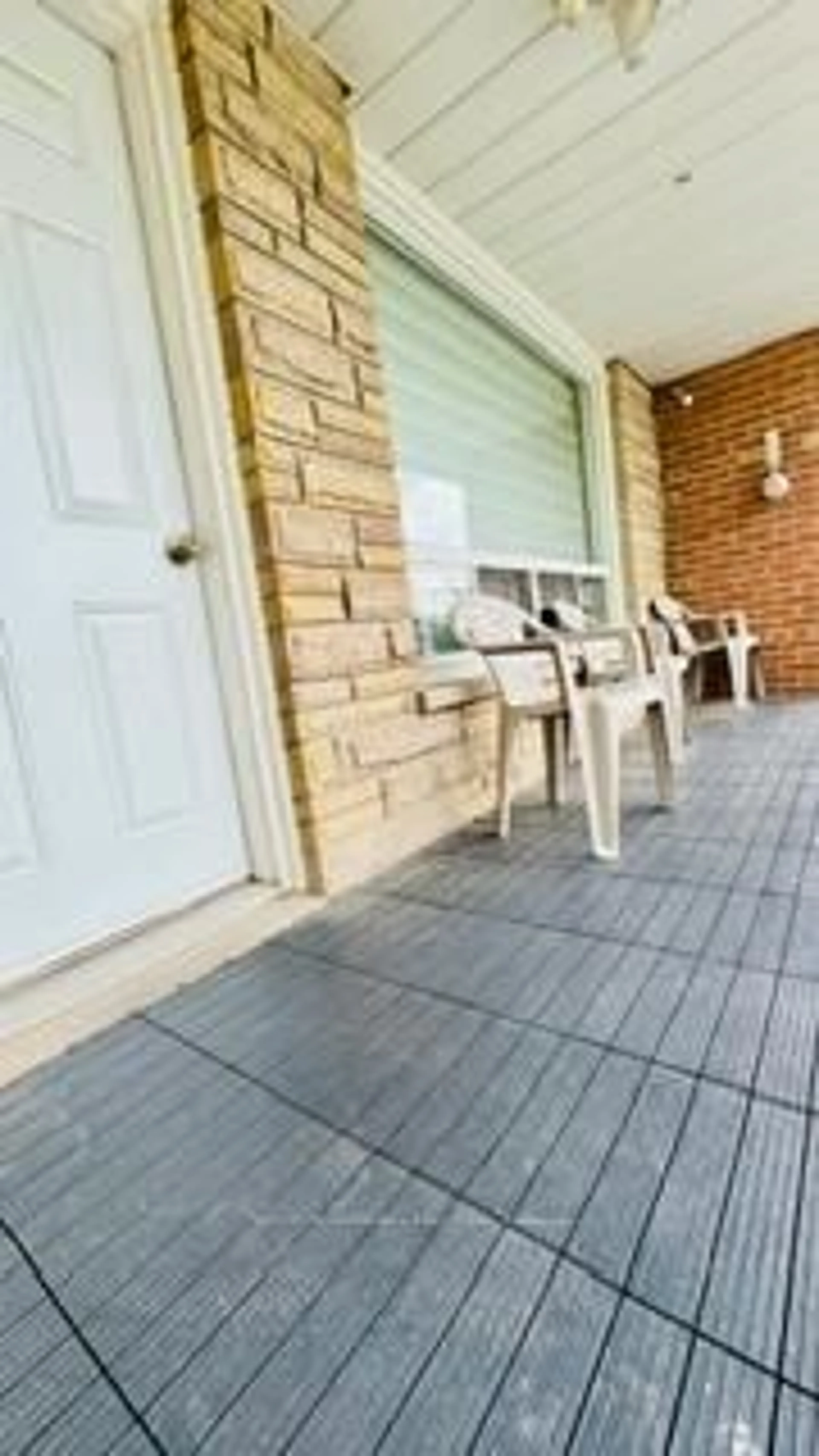 Patio, street for 3337 Homark Dr, Mississauga Ontario L4Y 2K5