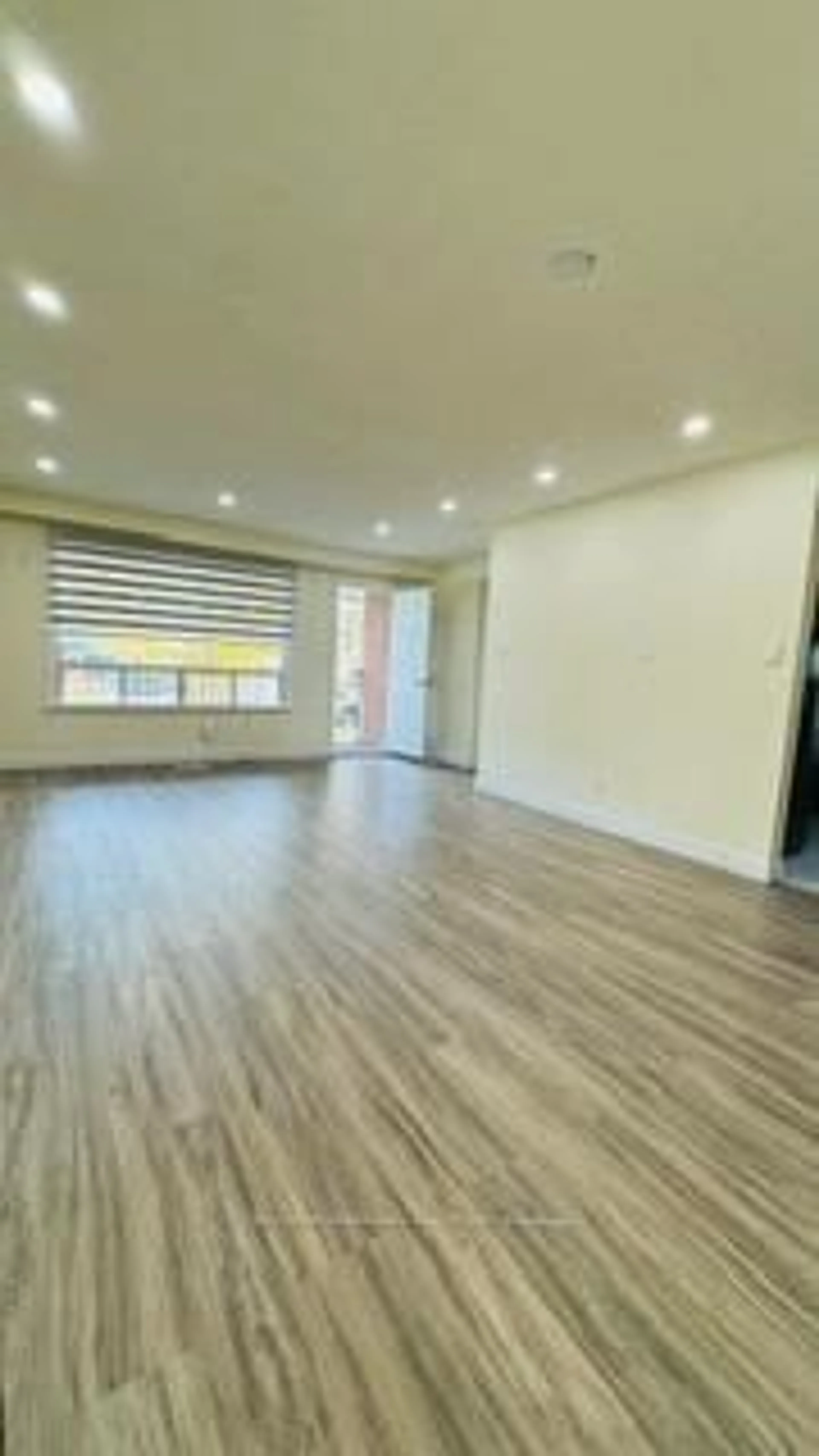 A pic of a room for 3337 Homark Dr, Mississauga Ontario L4Y 2K5