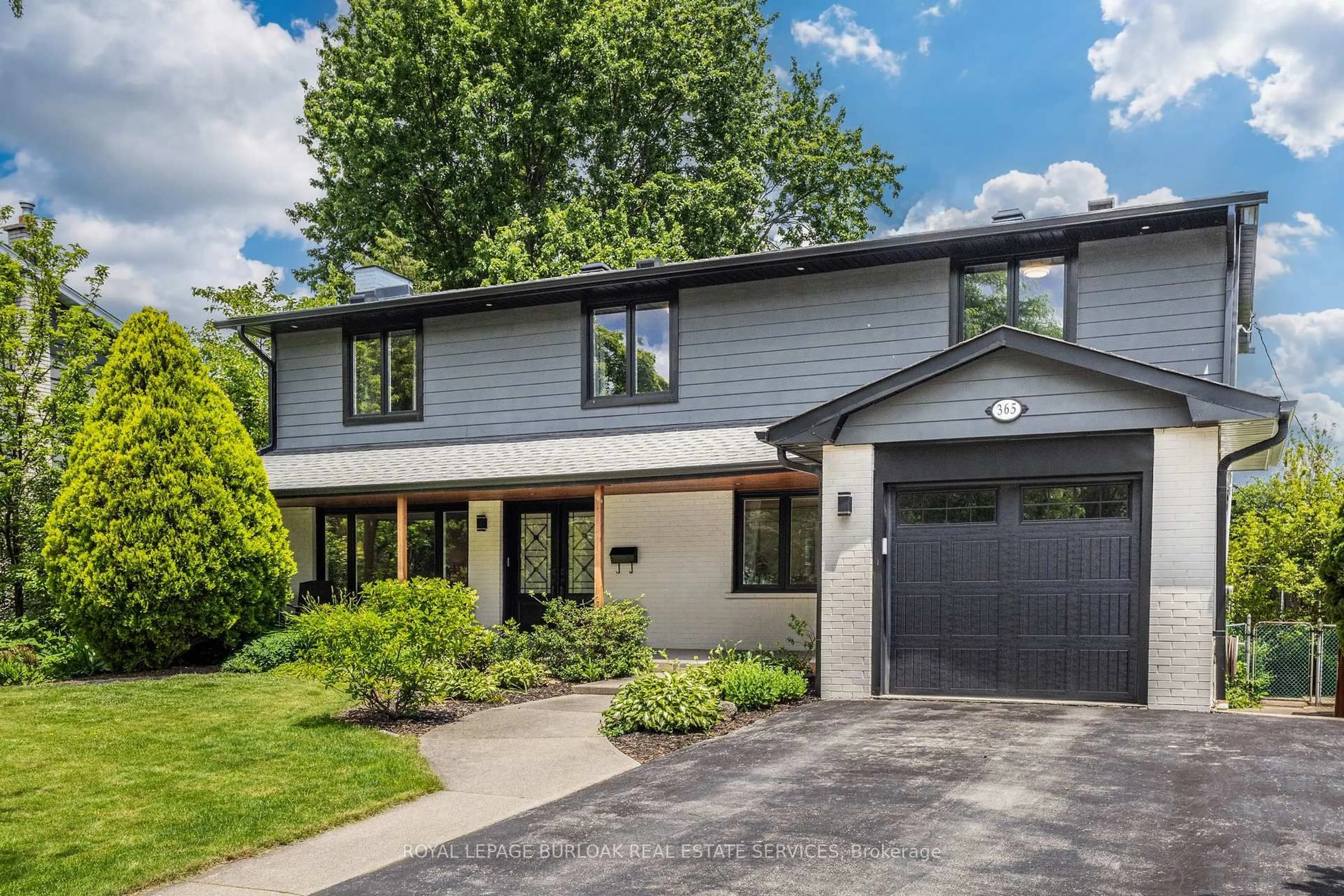 Home with vinyl exterior material, street for 365 Cosburn Cres, Burlington Ontario L7L 2W5