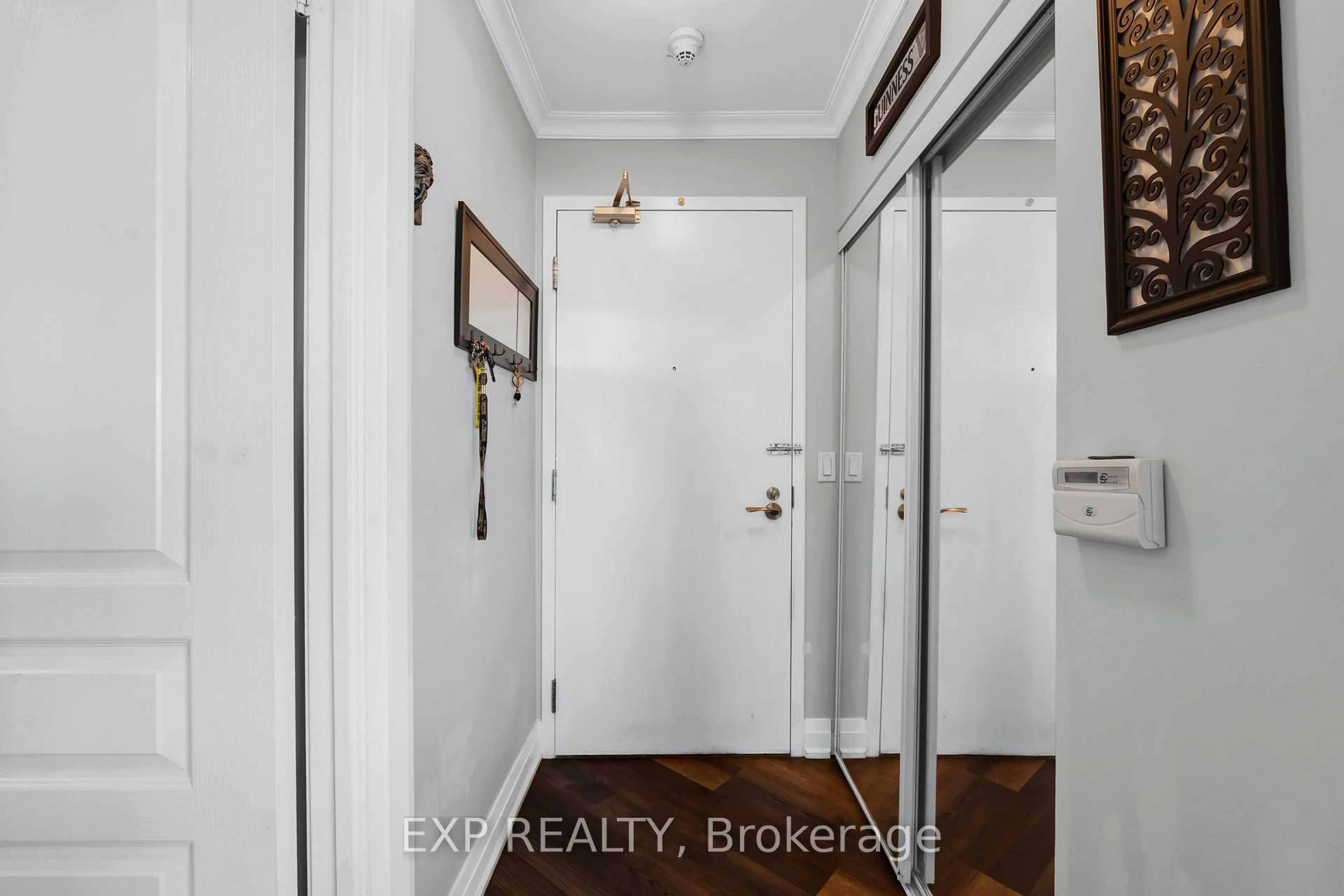 Indoor entryway for 2230 Lake Shore Blvd #808, Toronto Ontario M8V 0B2