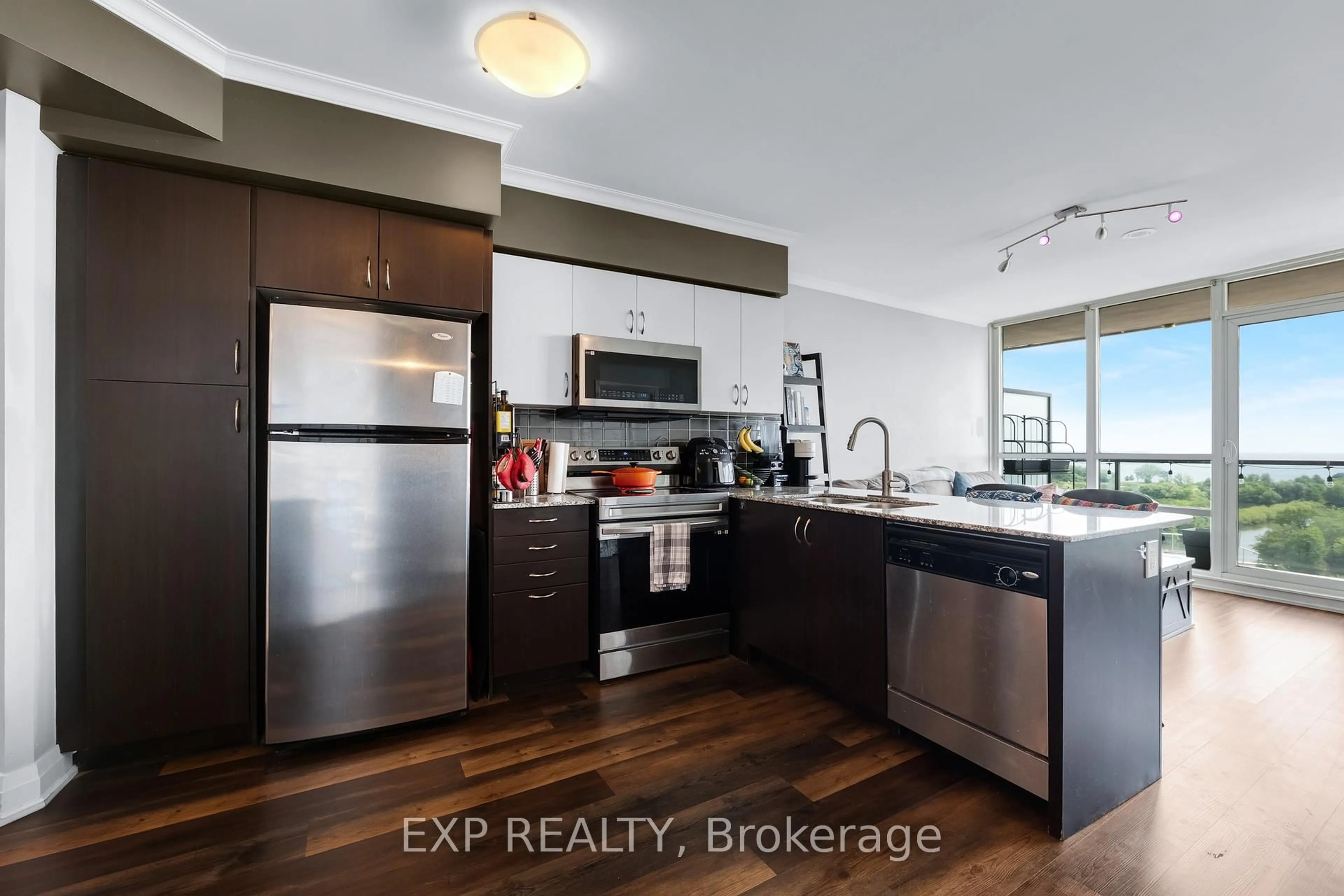Open concept kitchen, unknown for 2230 Lake Shore Blvd #808, Toronto Ontario M8V 0B2