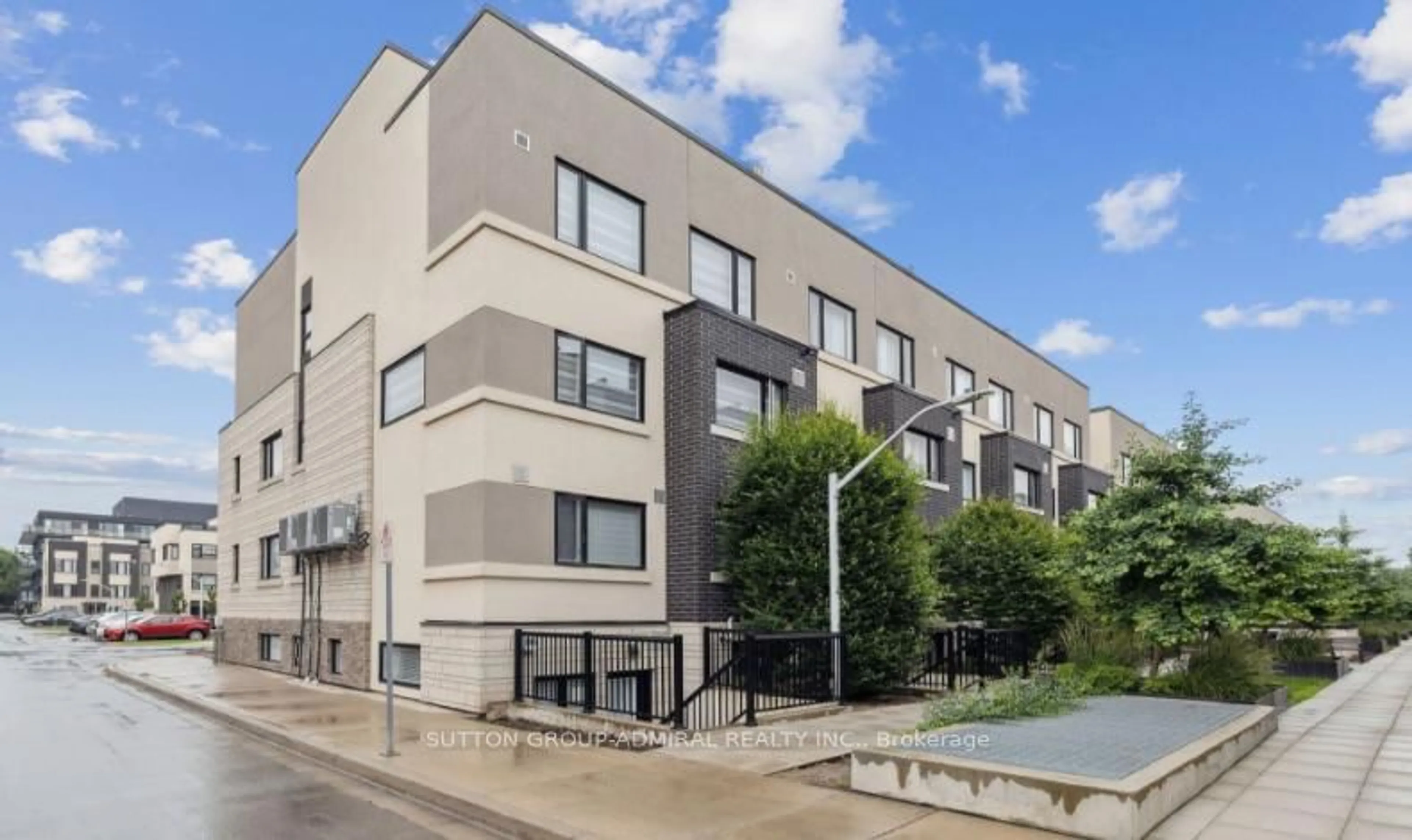 Patio, street for 1133 Cooke Blvd #817, Burlington Ontario L7T 4A8