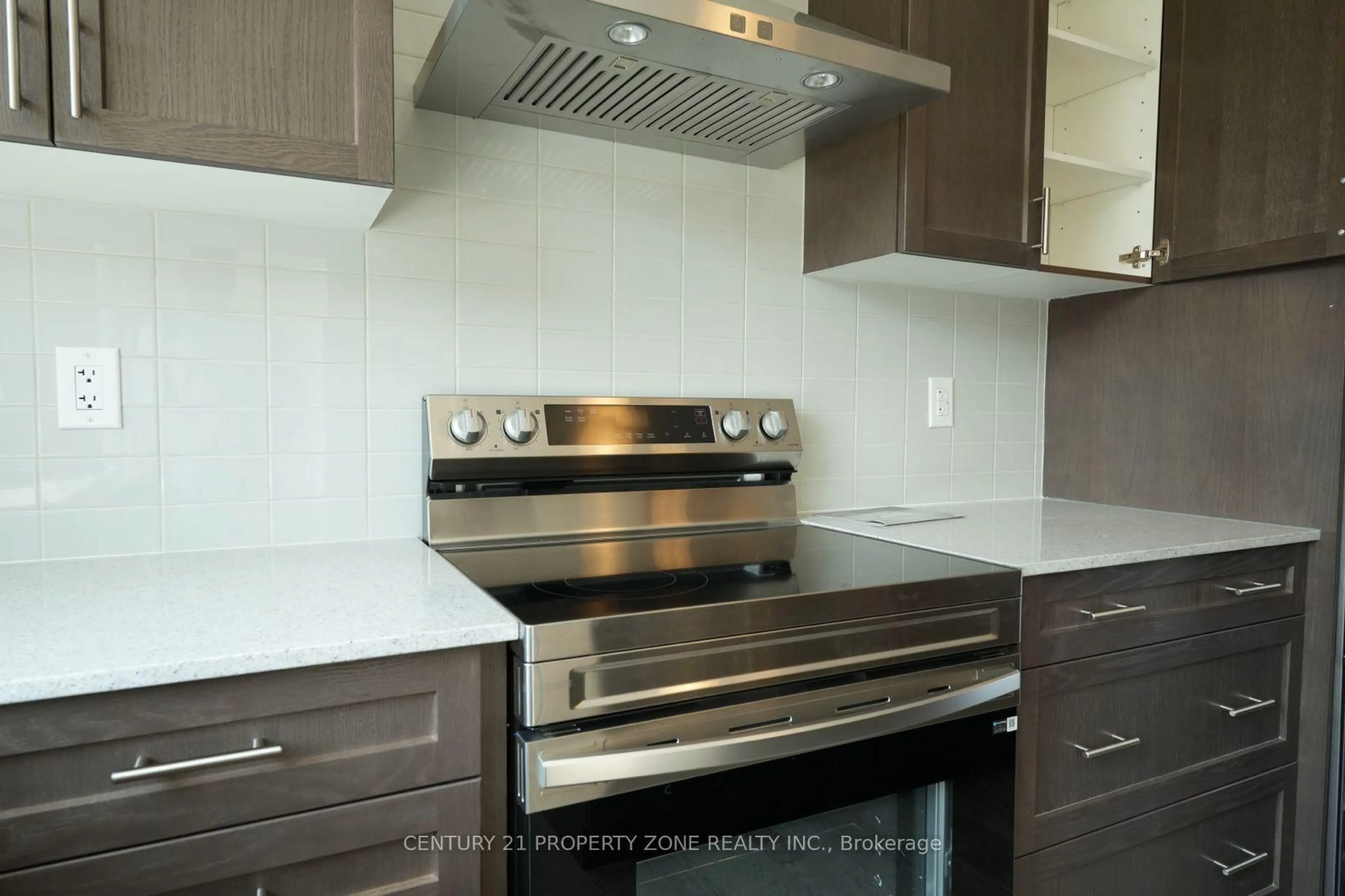 Standard kitchen, ceramic/tile floor for 2273 Turnberry Rd #52, Burlington Ontario L7M 2B2