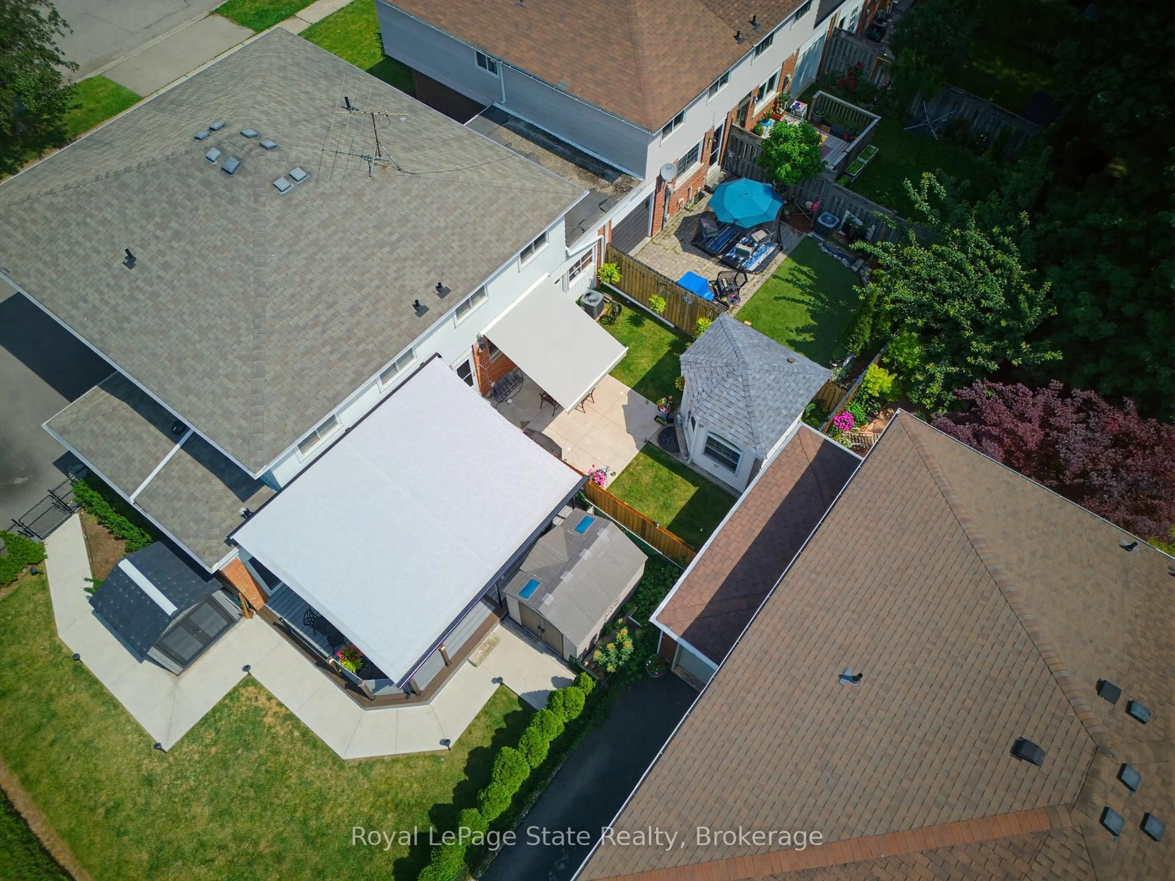A pic from outside/outdoor area/front of a property/back of a property/a pic from drone, unknown for 4078 Stephanie St, Burlington Ontario L7L 1X1