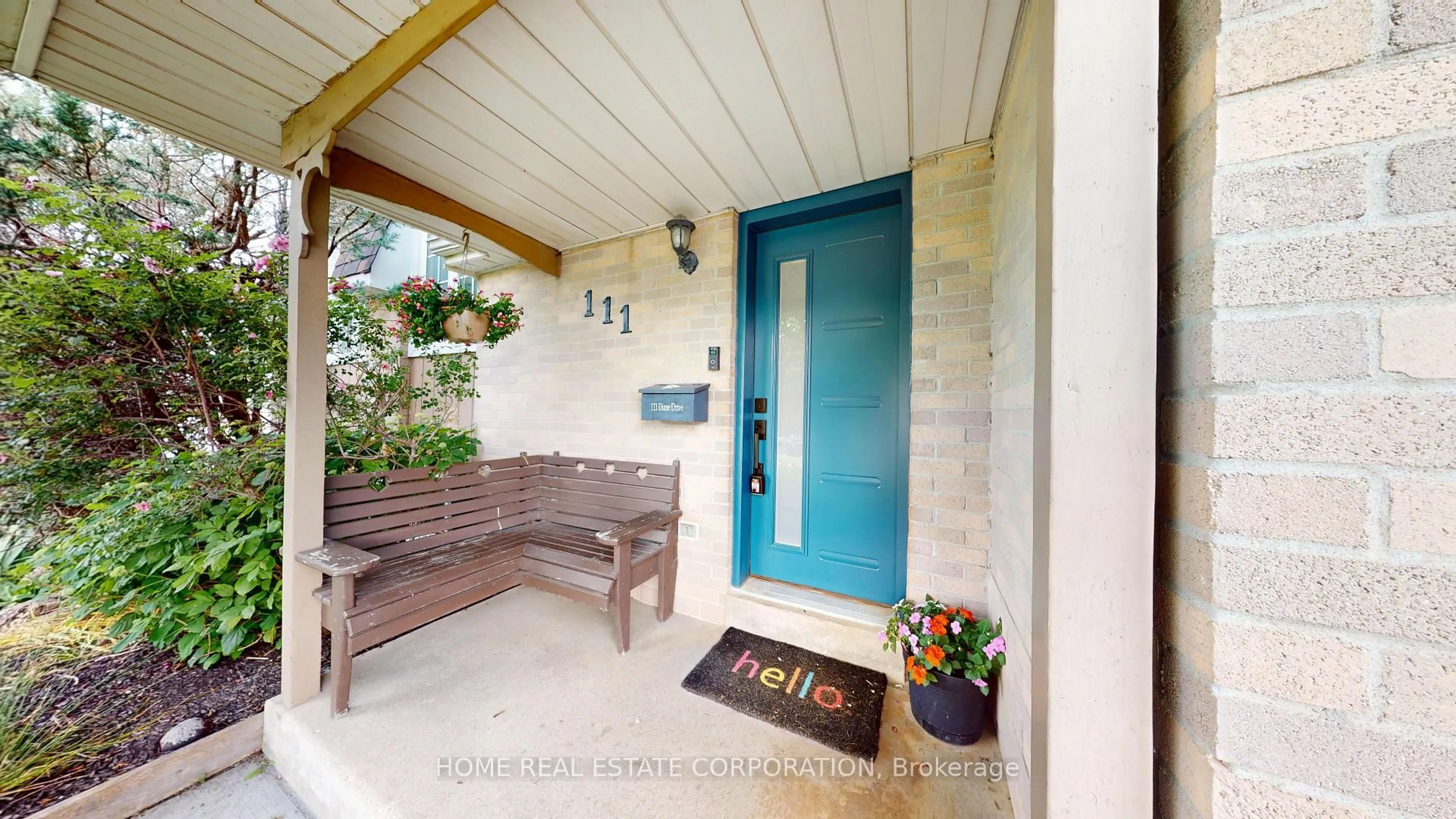 Indoor entryway for 111 Diane Dr, Orangeville Ontario L9W 3M9