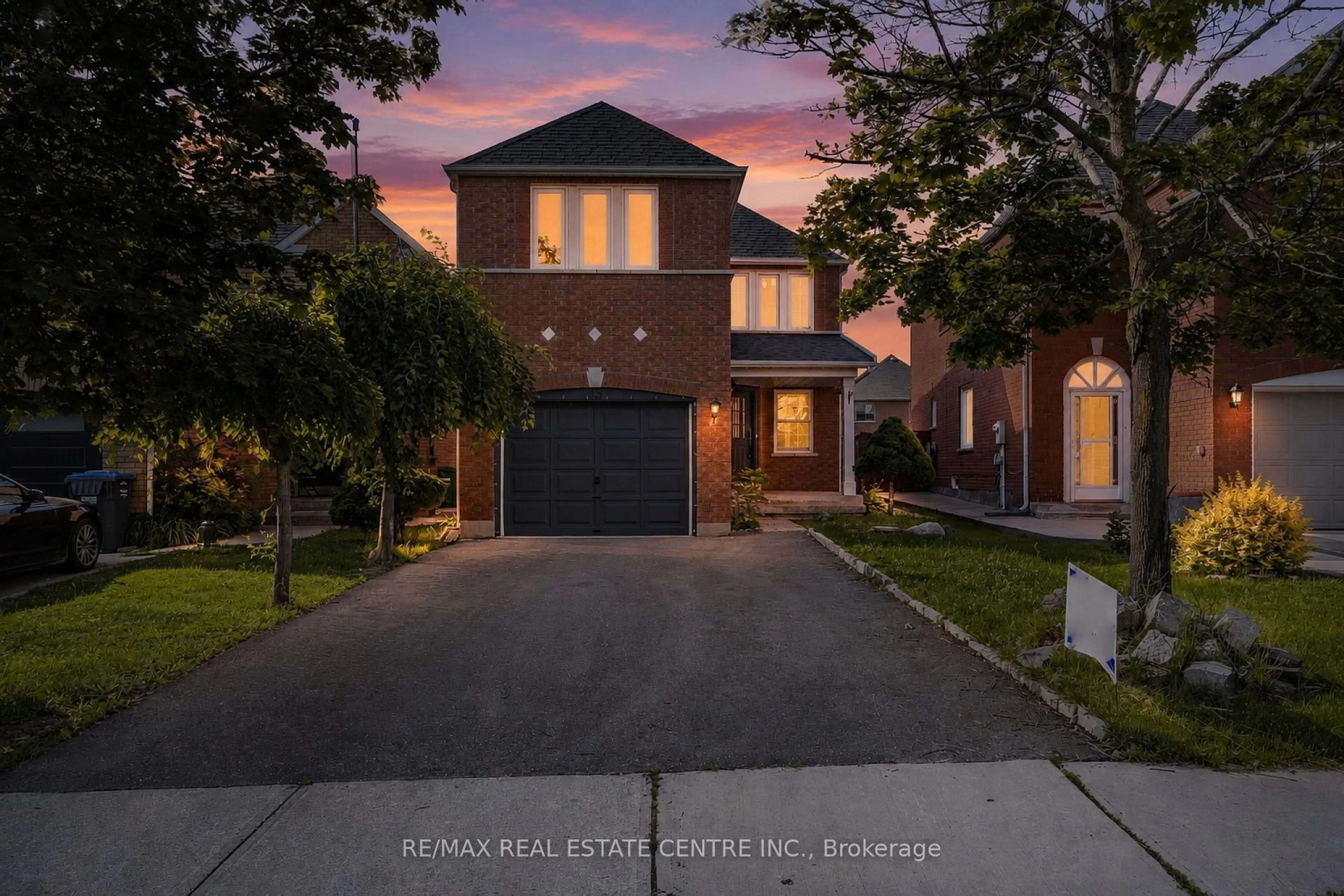 Home with brick exterior material, street for 35 Twisted Oak St, Brampton Ontario L6R 1T1