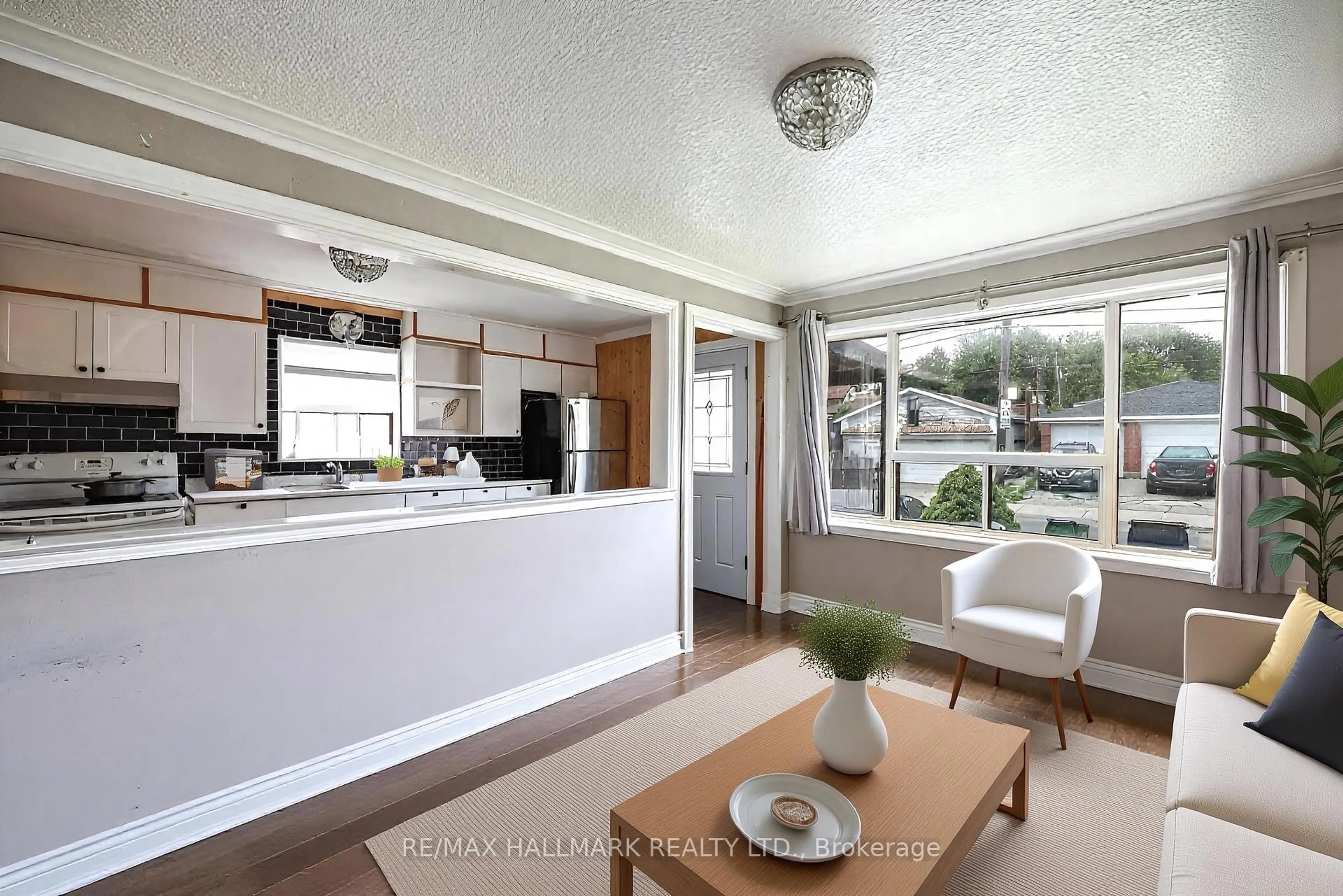 Open concept kitchen, unknown for 139 Kitchener Ave, Toronto Ontario M6E 2B9