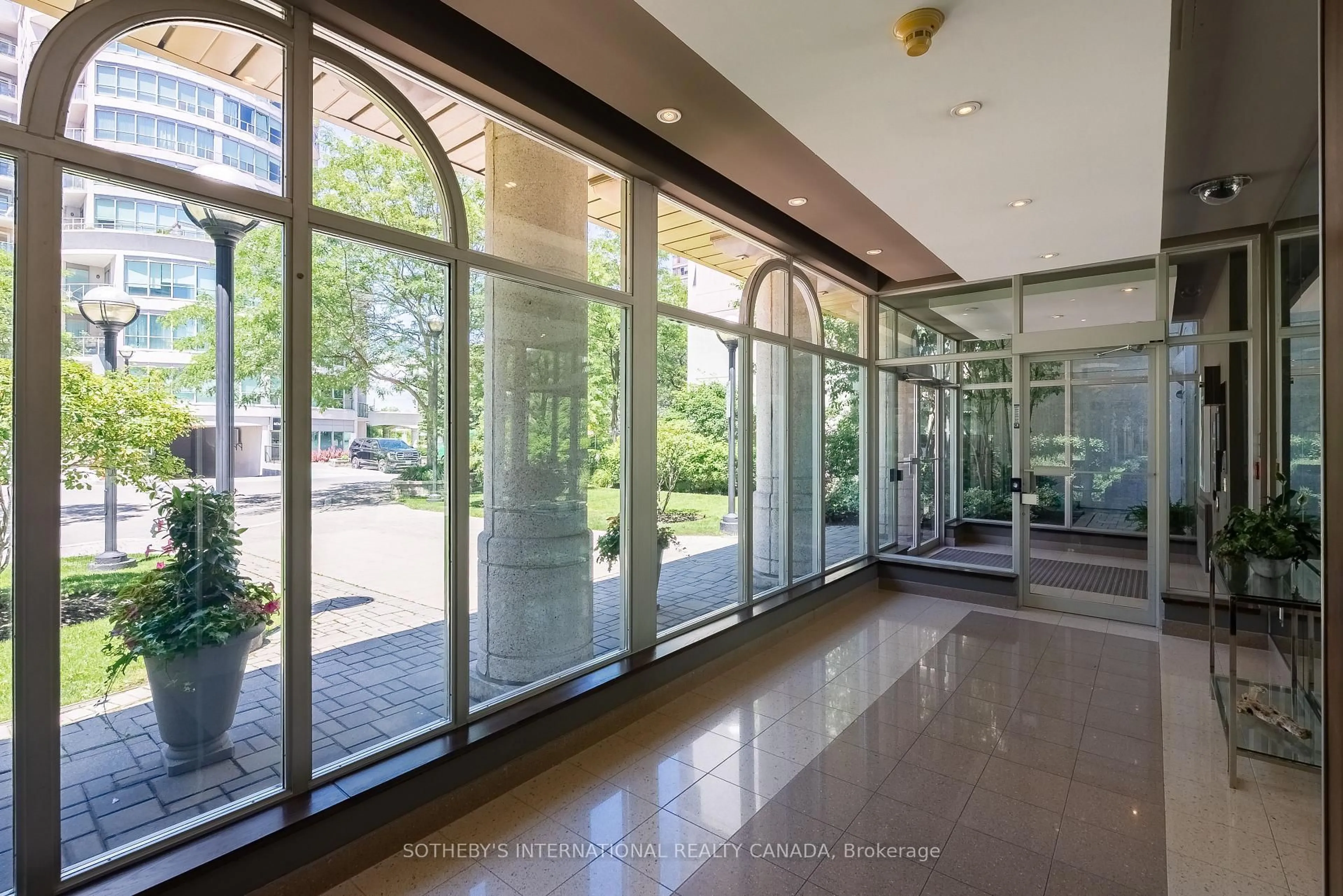 Indoor foyer for 80 Palace Pier Crt #302, Toronto Ontario M8V 4C1