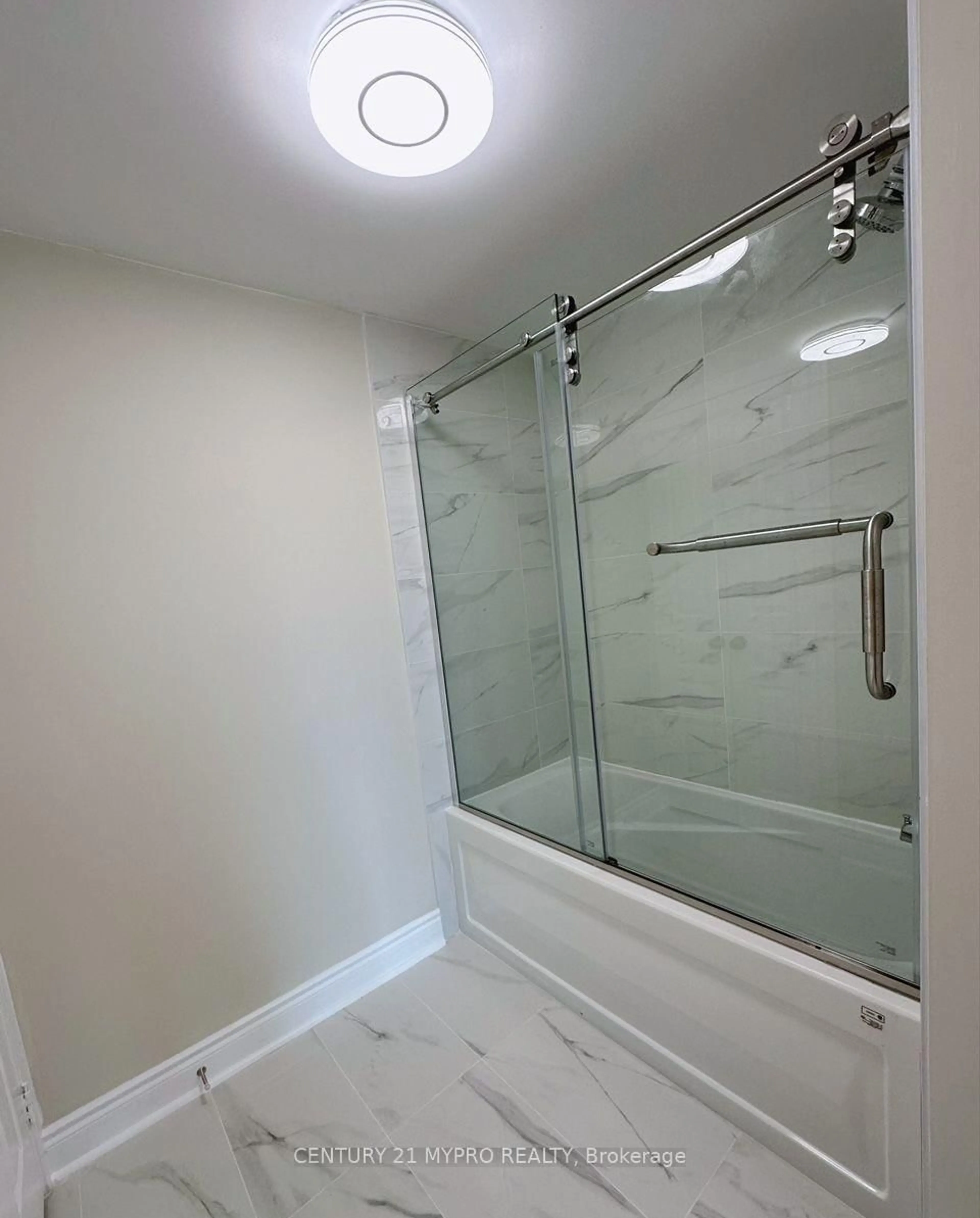 Unknown for 3939 Duke Of York Blvd #914, Mississauga Ontario L5B 4N2