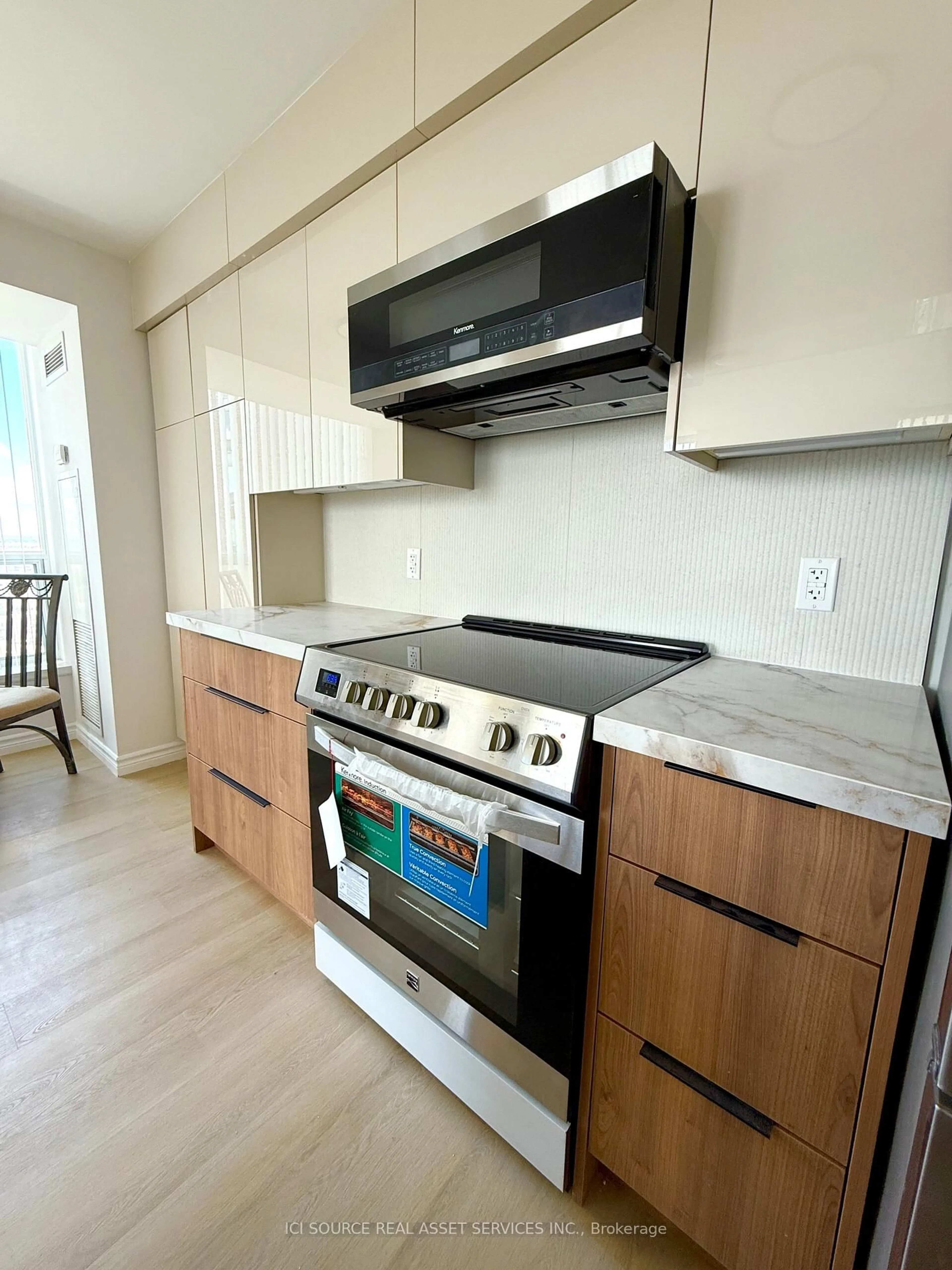 Standard kitchen, unknown for 4889 Kimbermount Ave #1608, Mississauga Ontario L5M 7R9