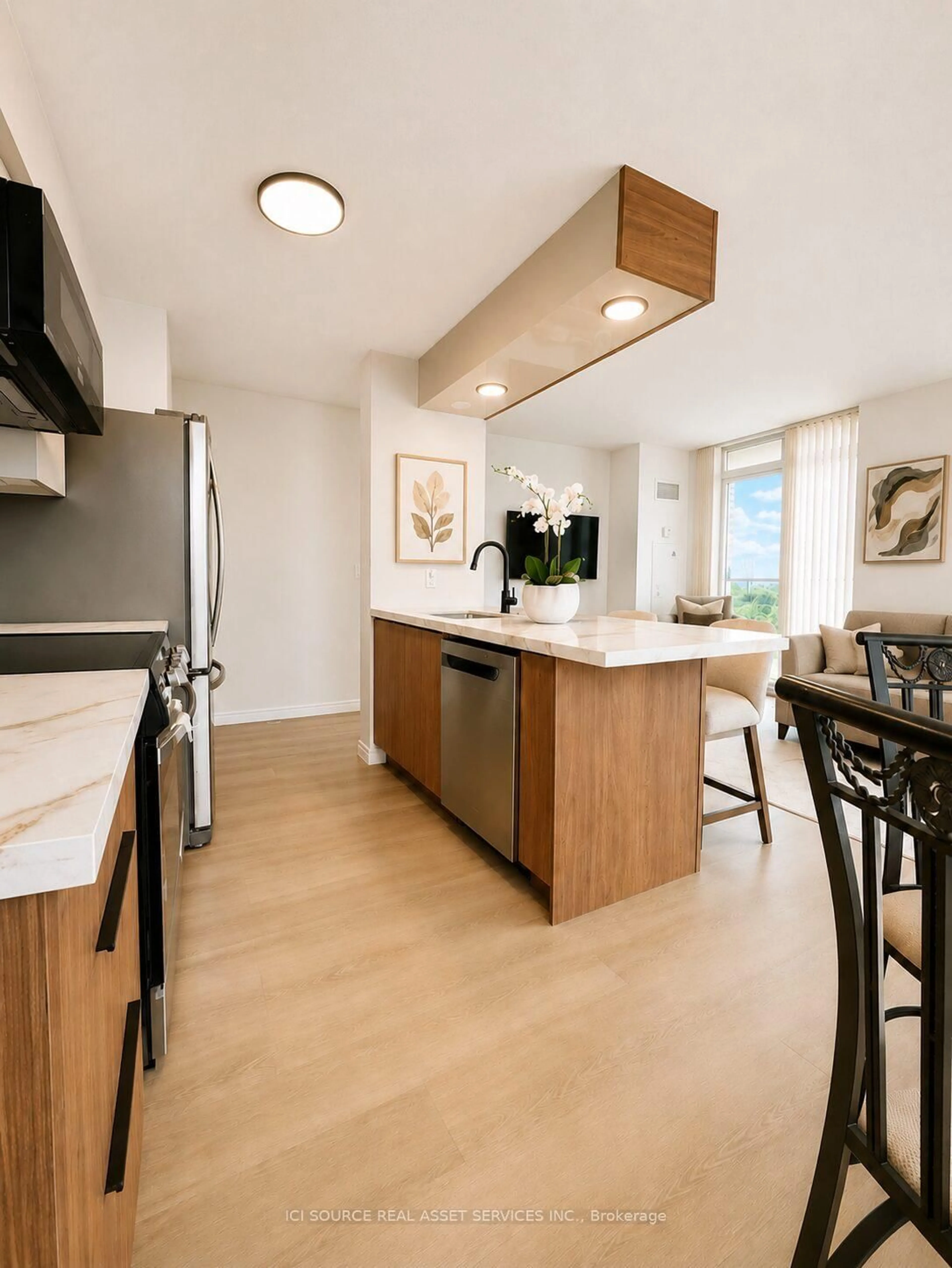 Open concept kitchen, unknown for 4889 Kimbermount Ave #1608, Mississauga Ontario L5M 7R9