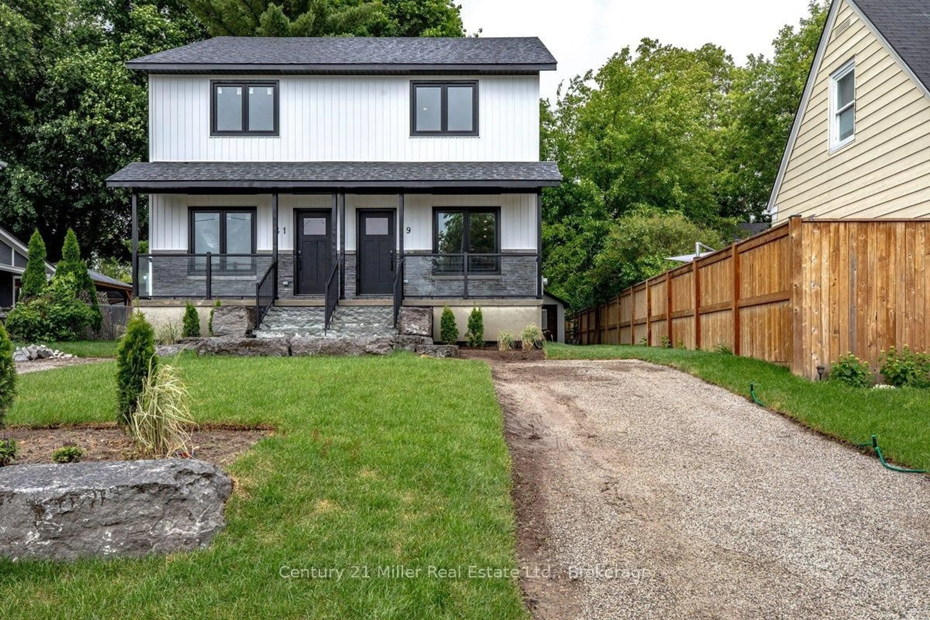 Home with brick exterior material, street for 39 Victoria St, Halton Hills Ontario L7G 3N5