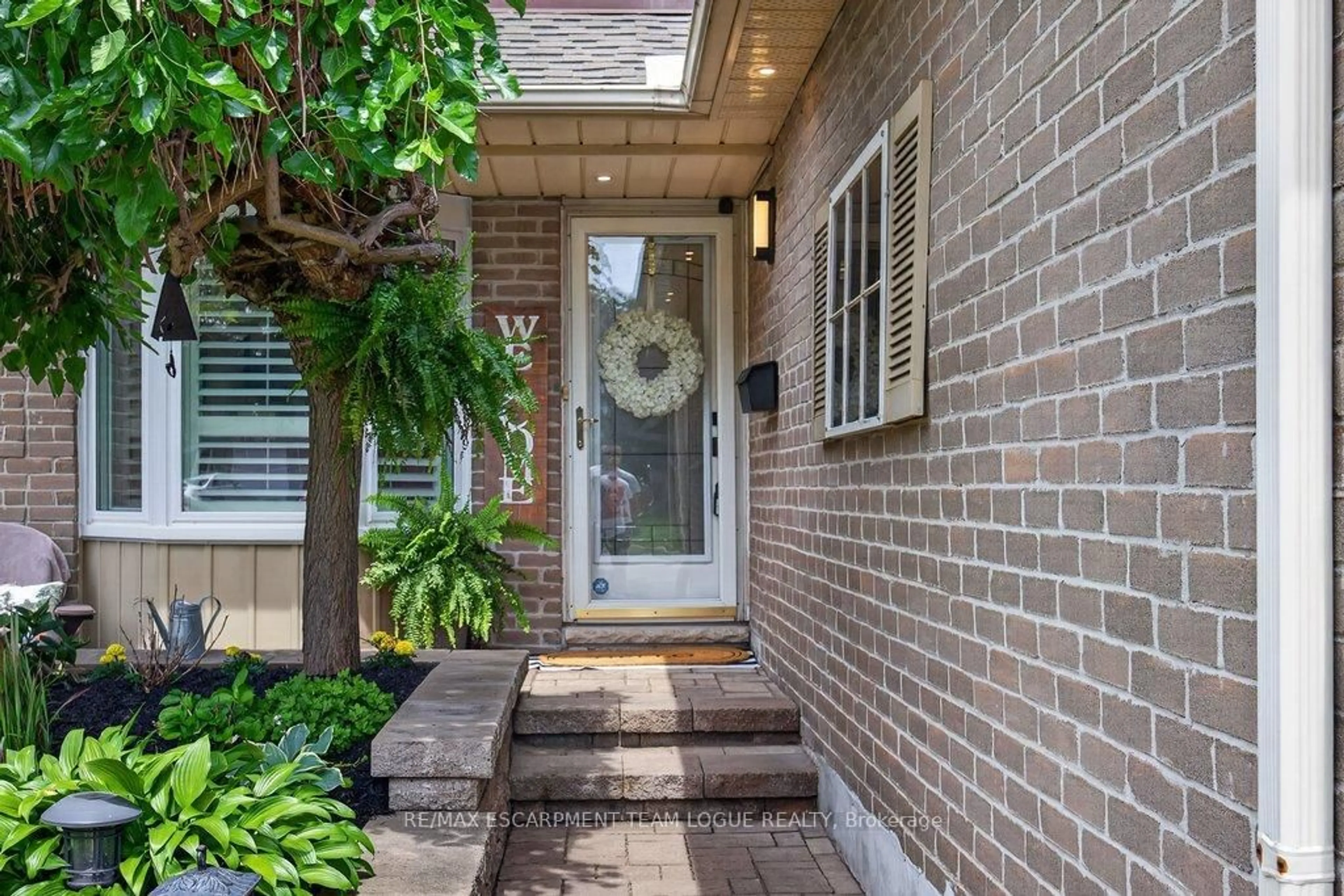 Unknown for 2382 Brunswick Crt, Burlington Ontario L7P 4P2
