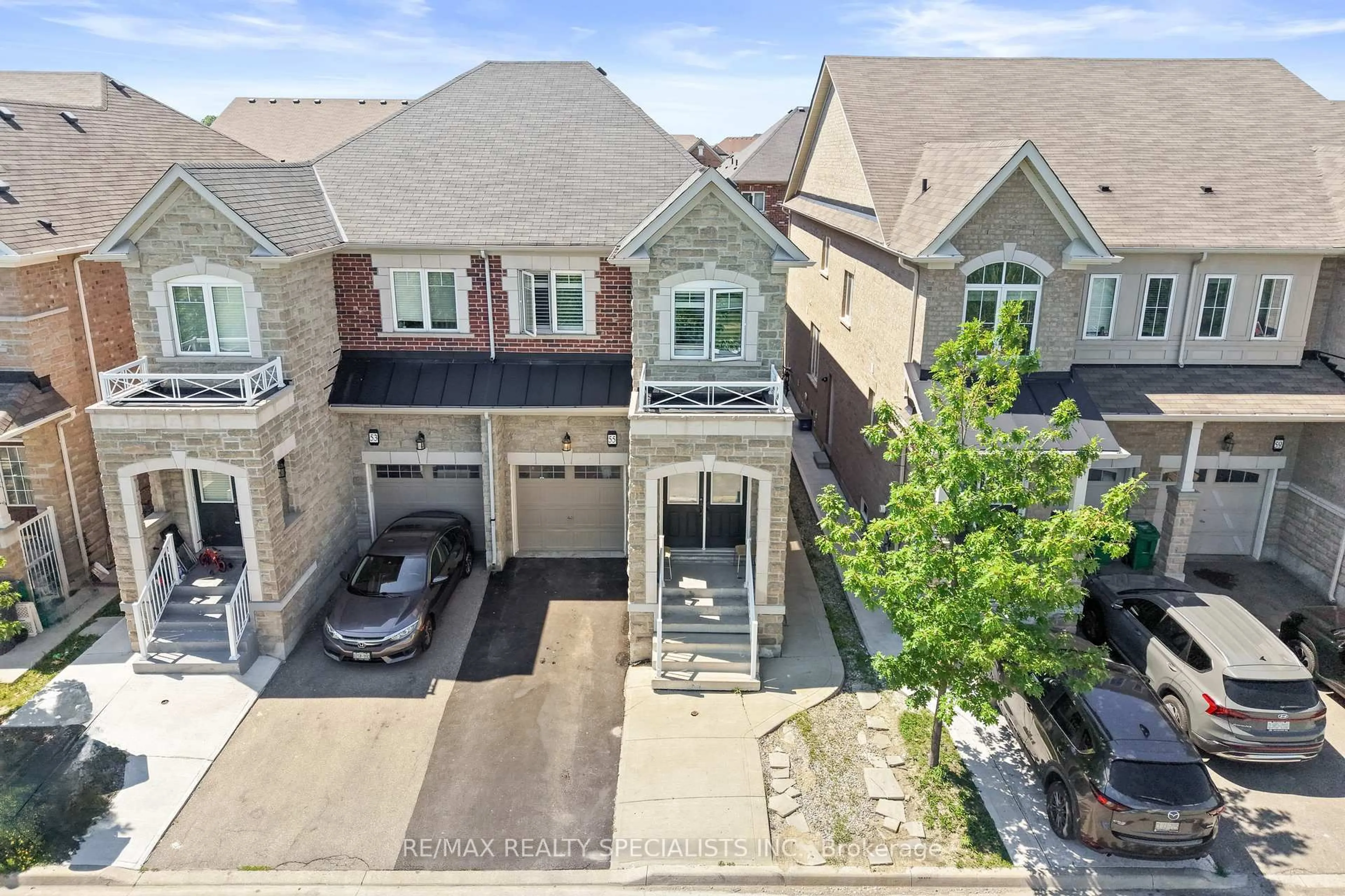 A pic from outside/outdoor area/front of a property/back of a property/a pic from drone, street for 55 Baffin Cres, Brampton Ontario L7A 4L1