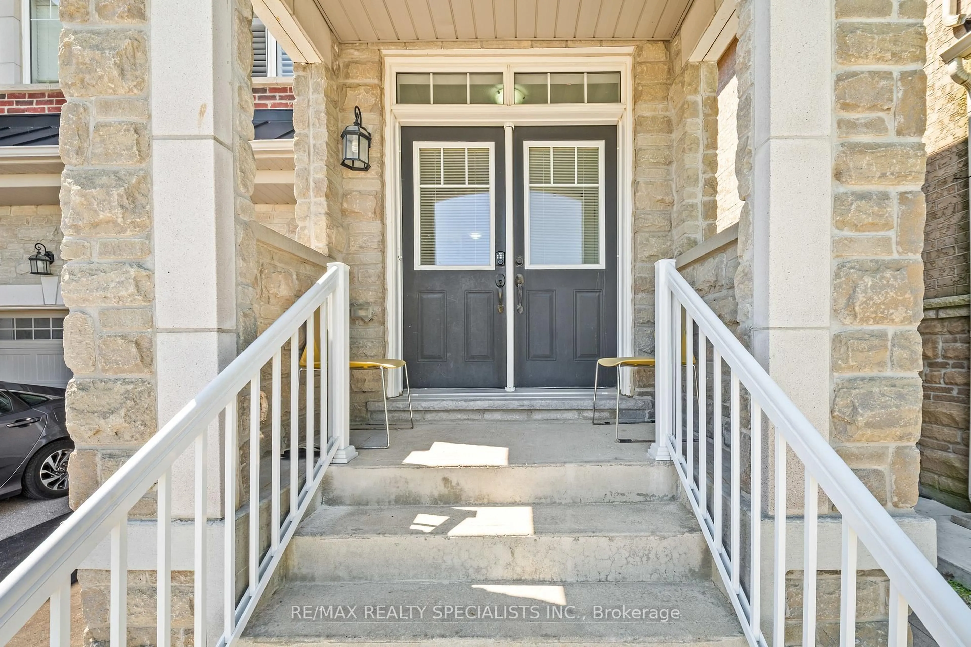 Indoor entryway for 55 Baffin Cres, Brampton Ontario L7A 4L1