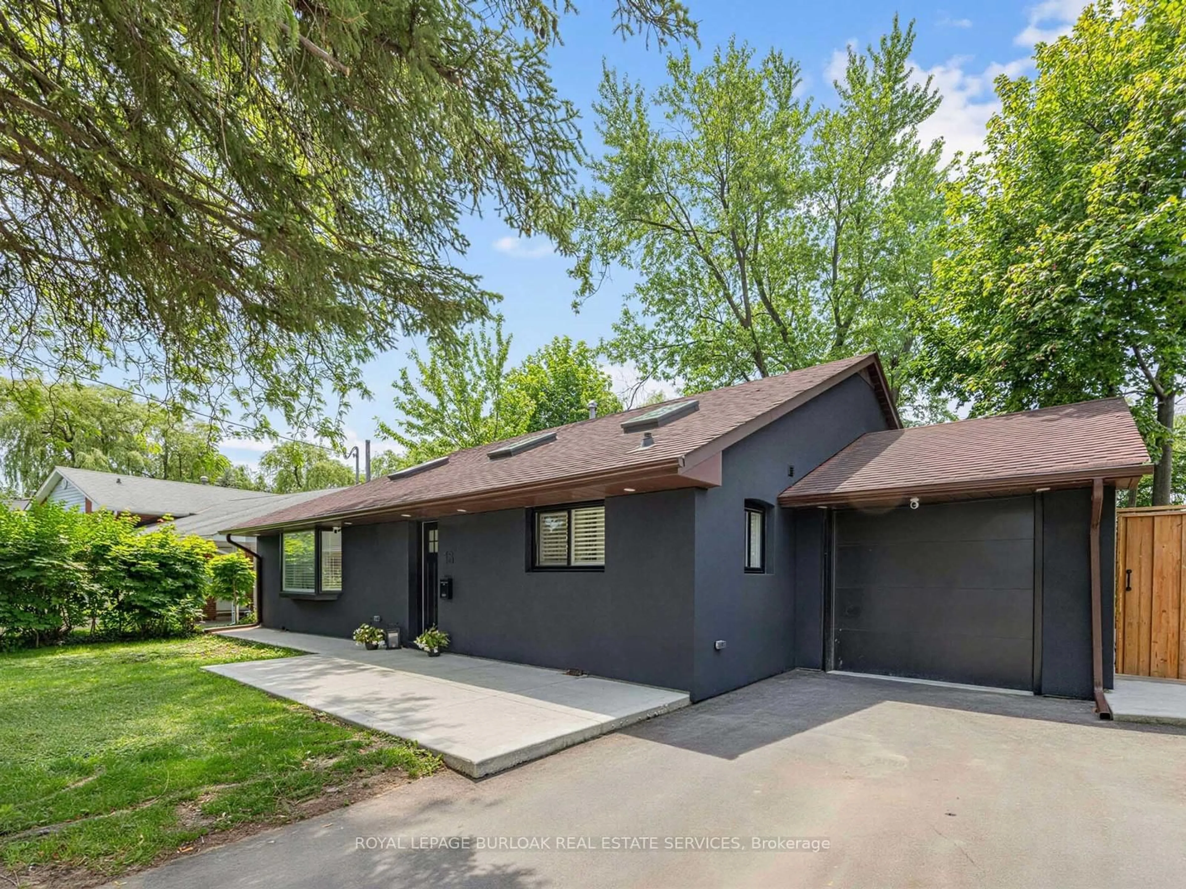 Home with vinyl exterior material, street for 13 Swanhurst Blvd, Mississauga Ontario L5N 1B6