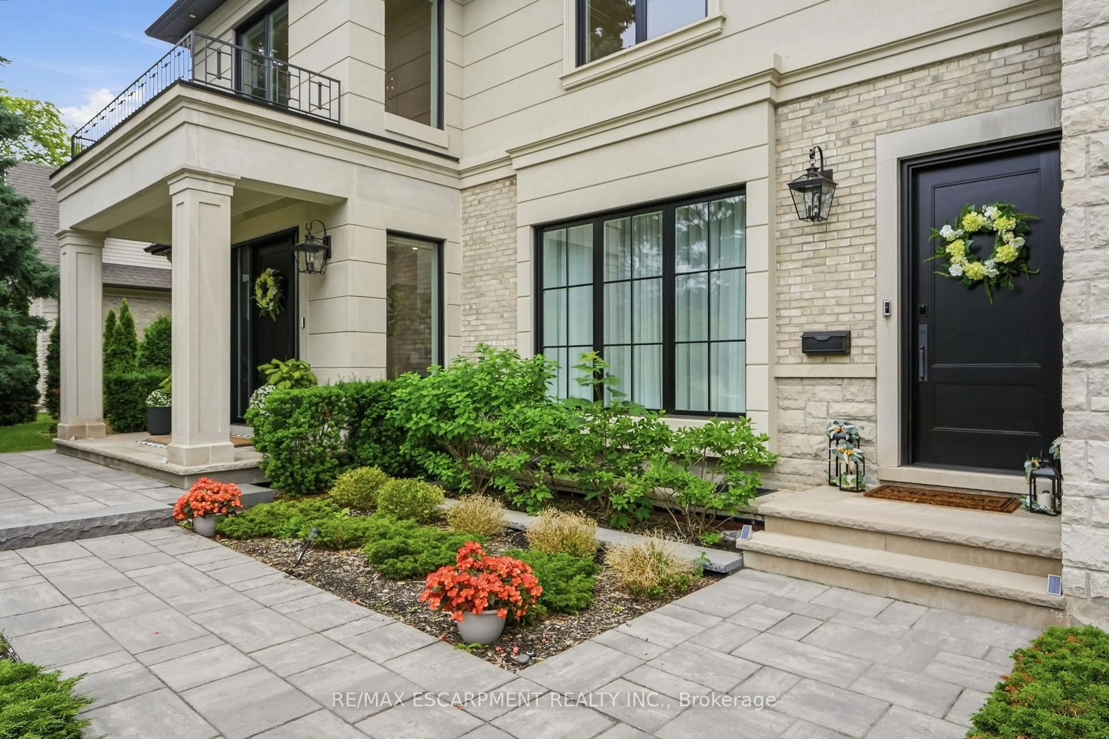 Unknown for 1544 Lochlin Tr, Mississauga Ontario L5G 3V7