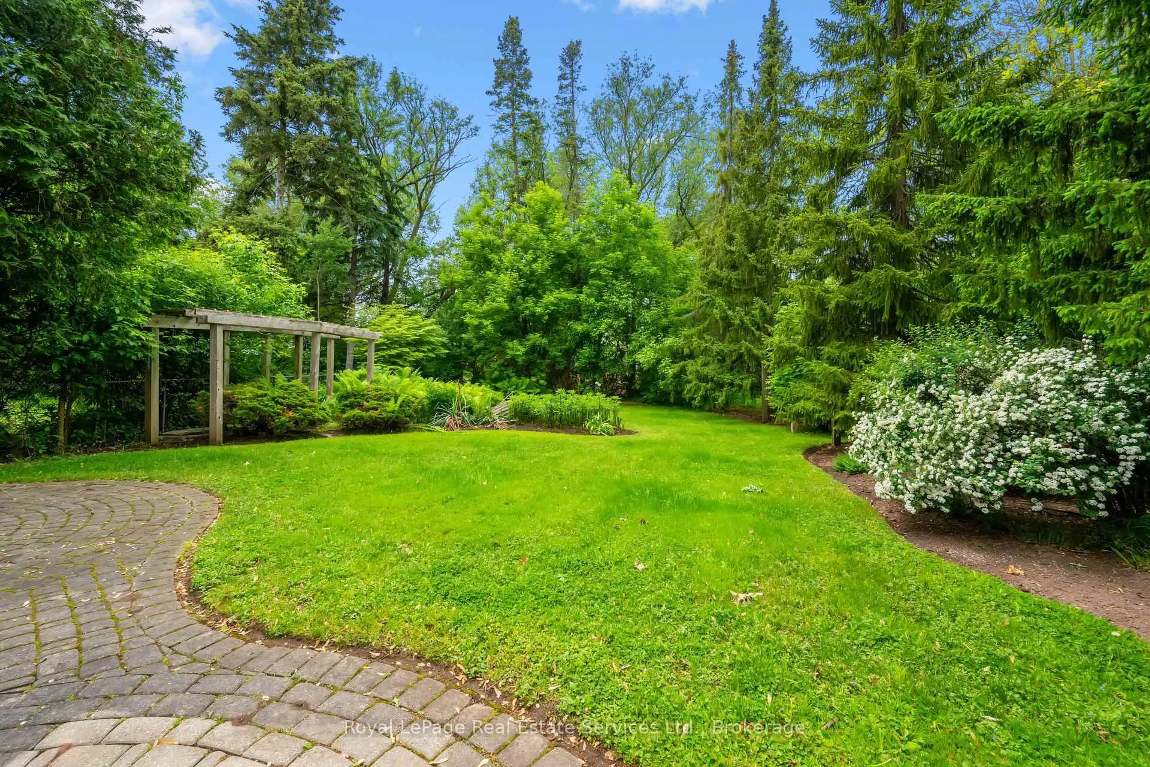 Patio, forest/trees view for 480 CHARTWELL Rd, Oakville Ontario L6J 4A5