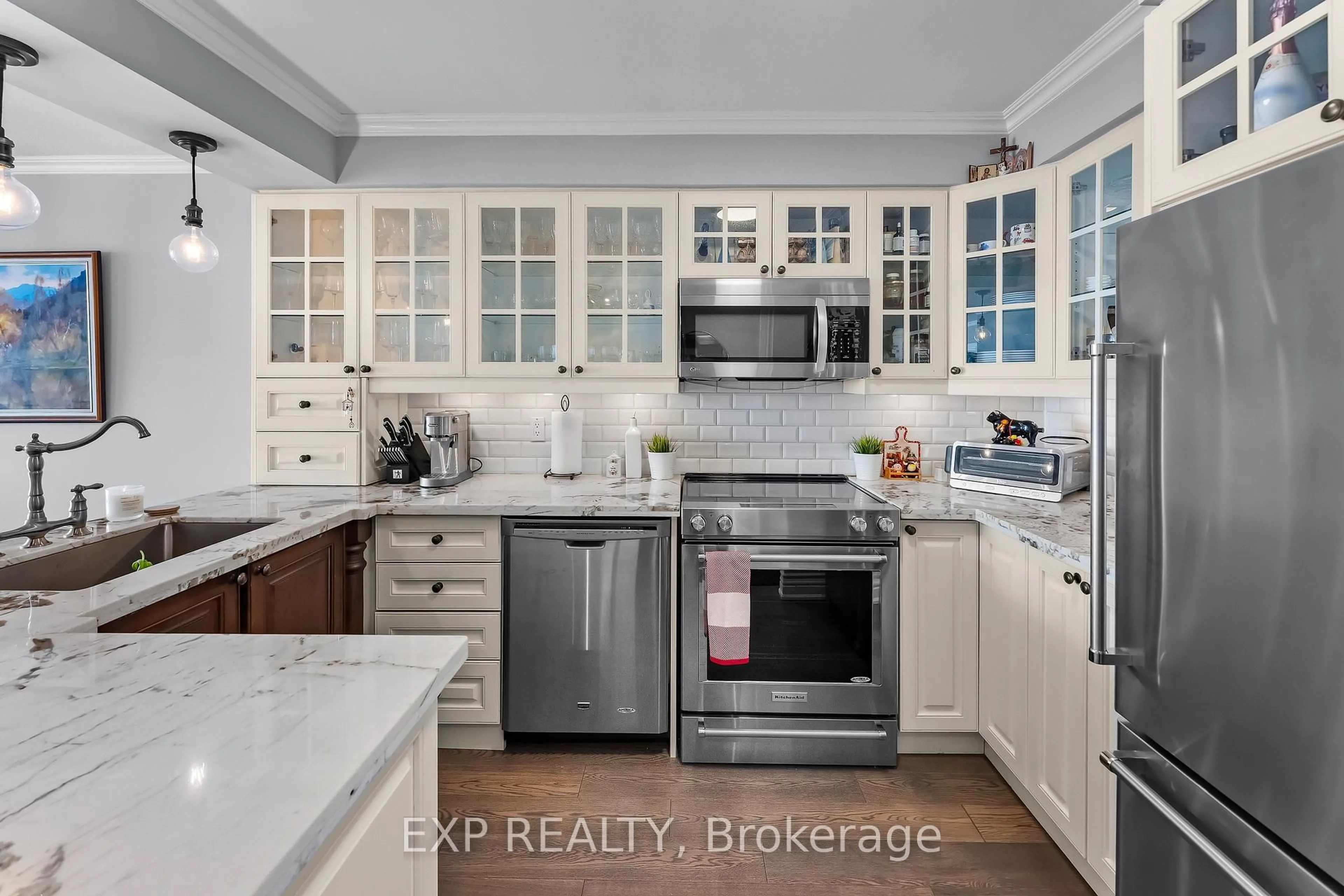 Open concept kitchen, ceramic/tile floor for 2261 Lake Shore Blvd #918, Toronto Ontario M8V 3X1
