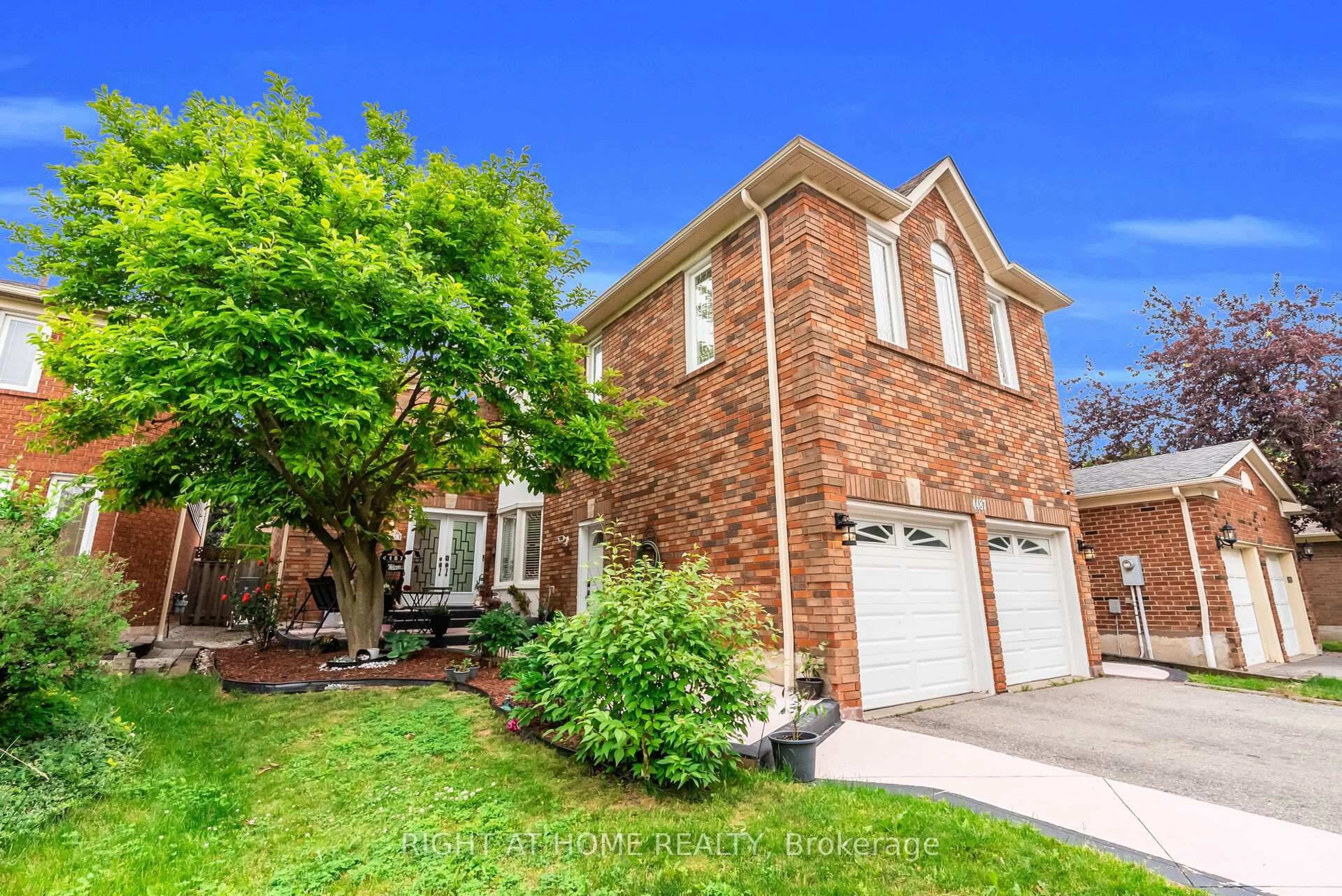 Home with brick exterior material, street for 4487 Inchbury Rd, Mississauga Ontario L5M 4J8