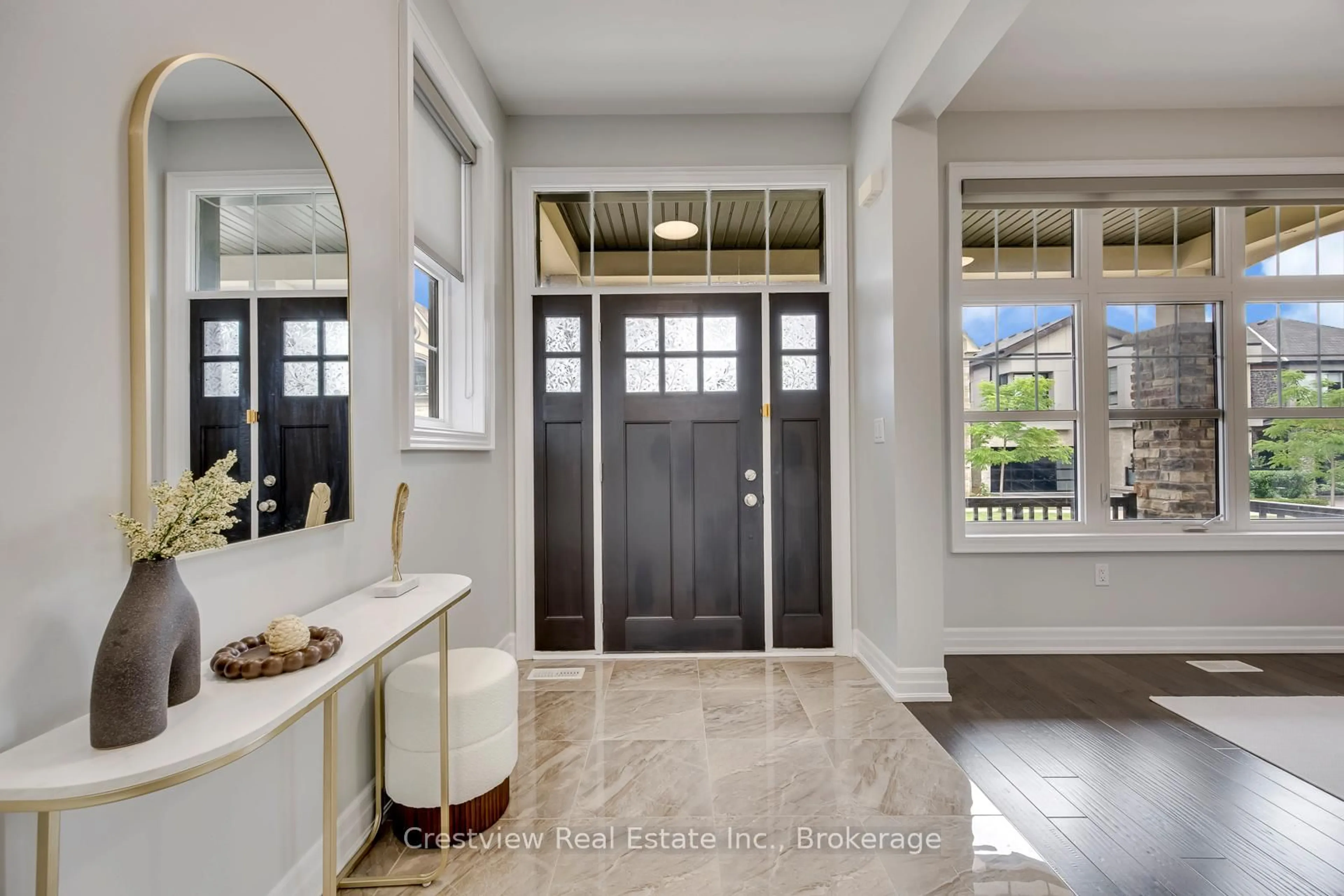Indoor entryway for 3294 Charles Biggar Dr, Oakville Ontario L6M 1P7