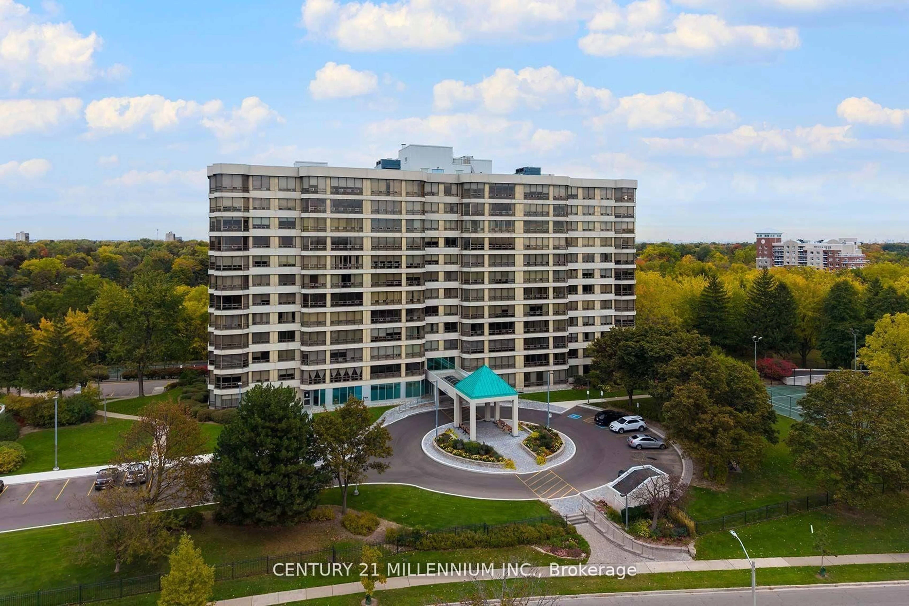 A pic from outside/outdoor area/front of a property/back of a property/a pic from drone, city buildings view from balcony for 330 Mill St #703, Brampton Ontario L6Y 3V3