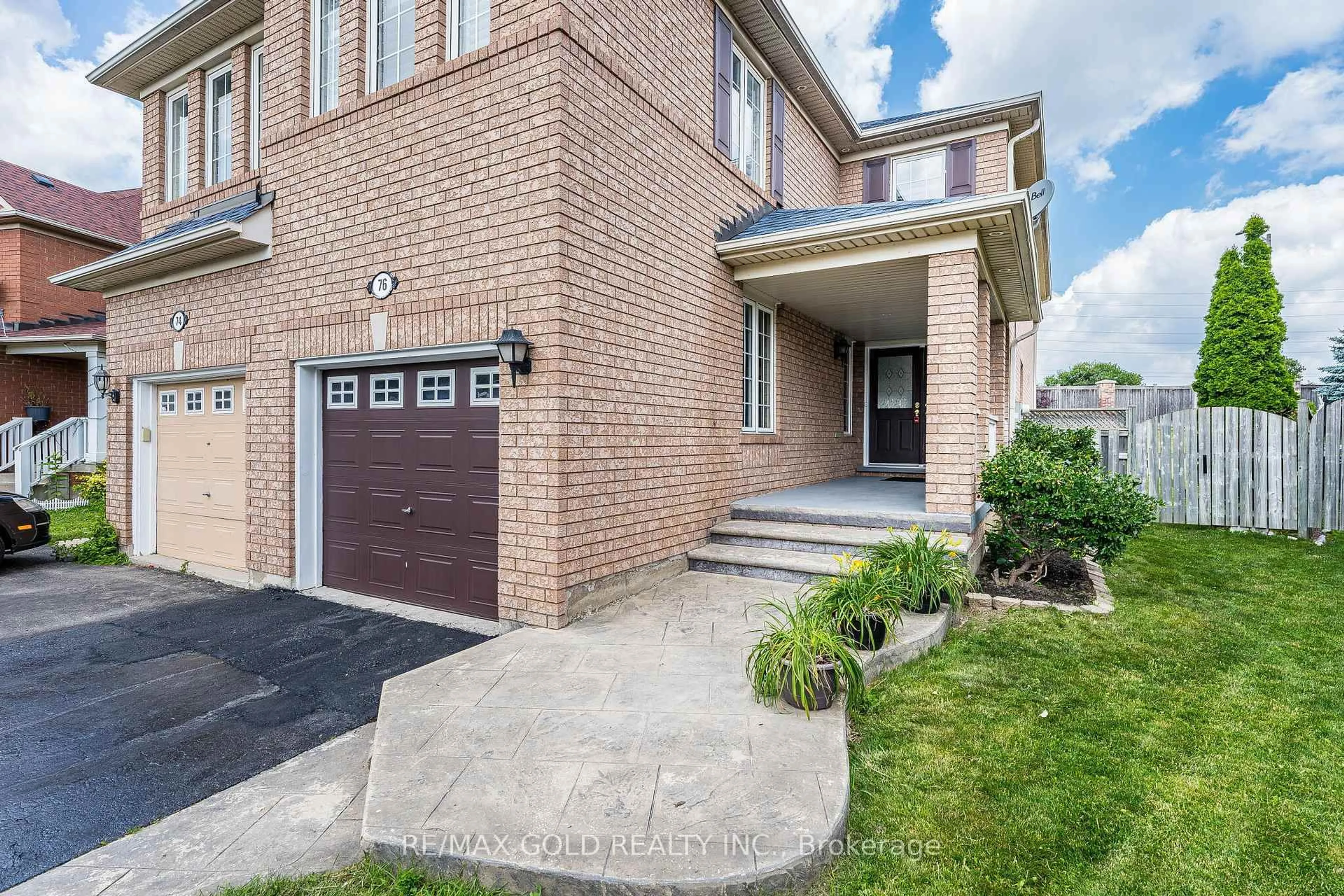 Home with brick exterior material, street for 76 Secord Cres, Brampton Ontario L6X 4Y8