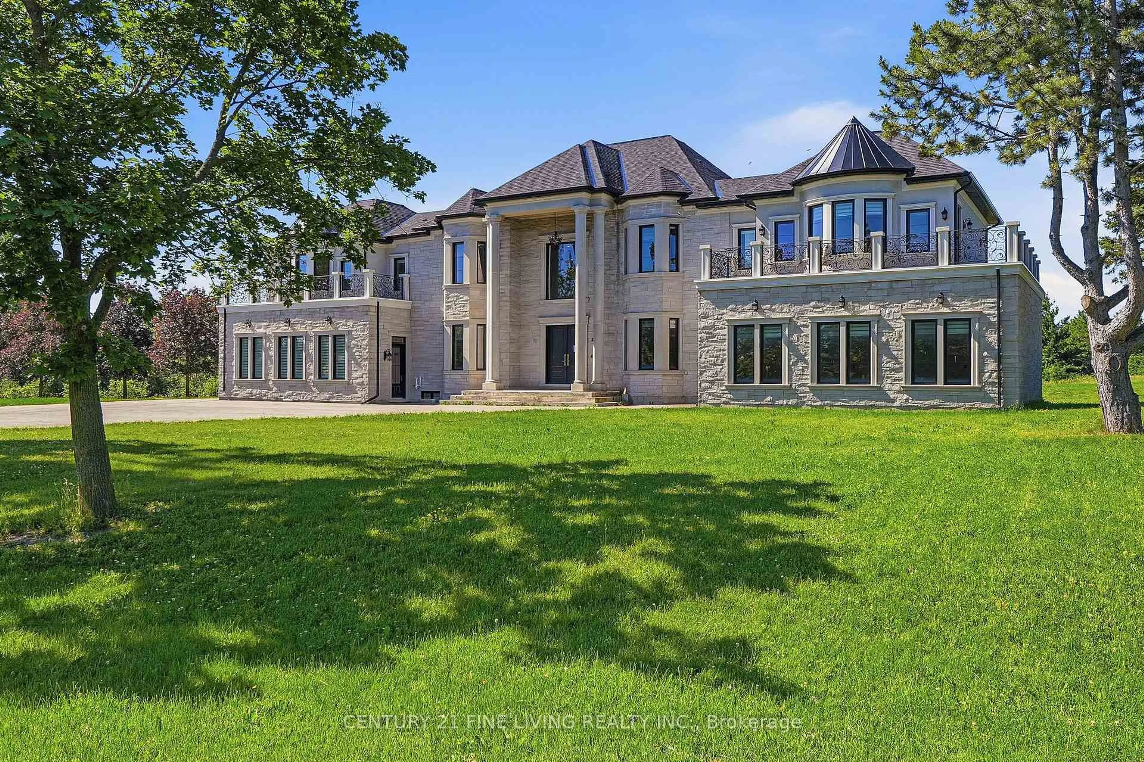 Unknown for 4 GRAFTON Cres, Brampton Ontario L6P 0M1