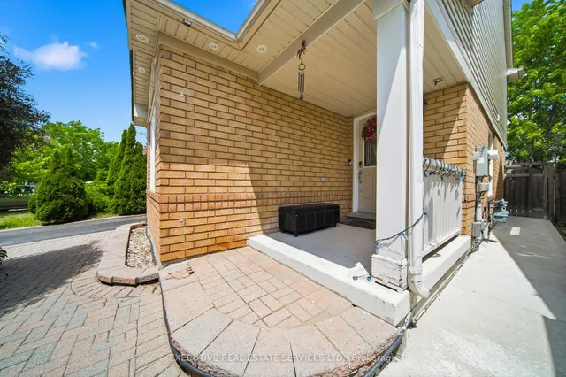 51 Worthington Ave, Brampton 3