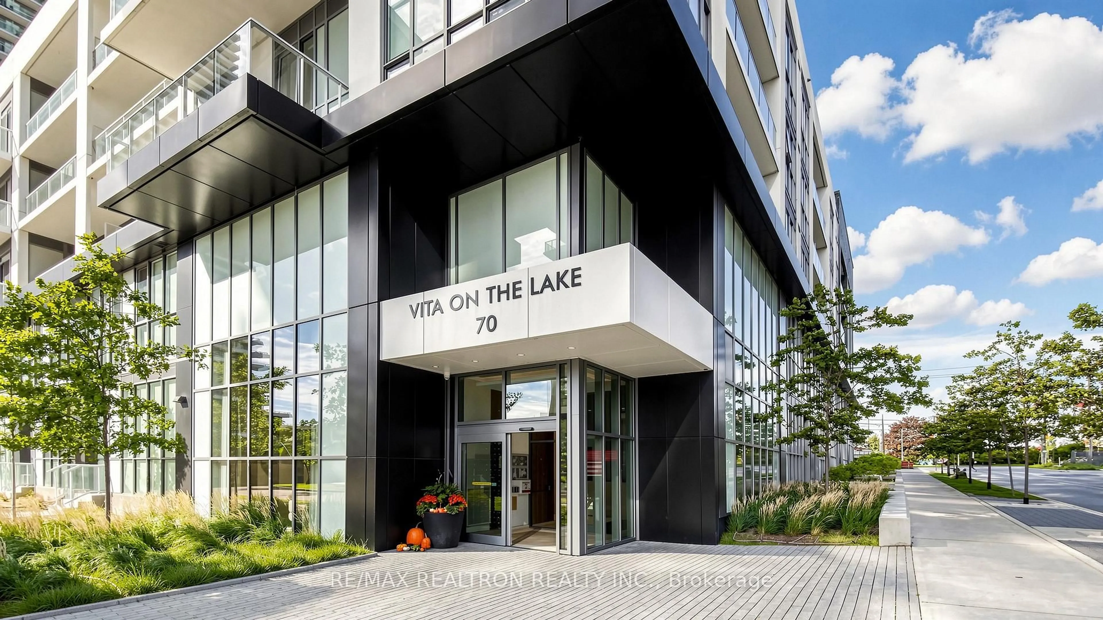 Lobby for 70 Annie Craig Dr #4109, Toronto Ontario M8V 0G2