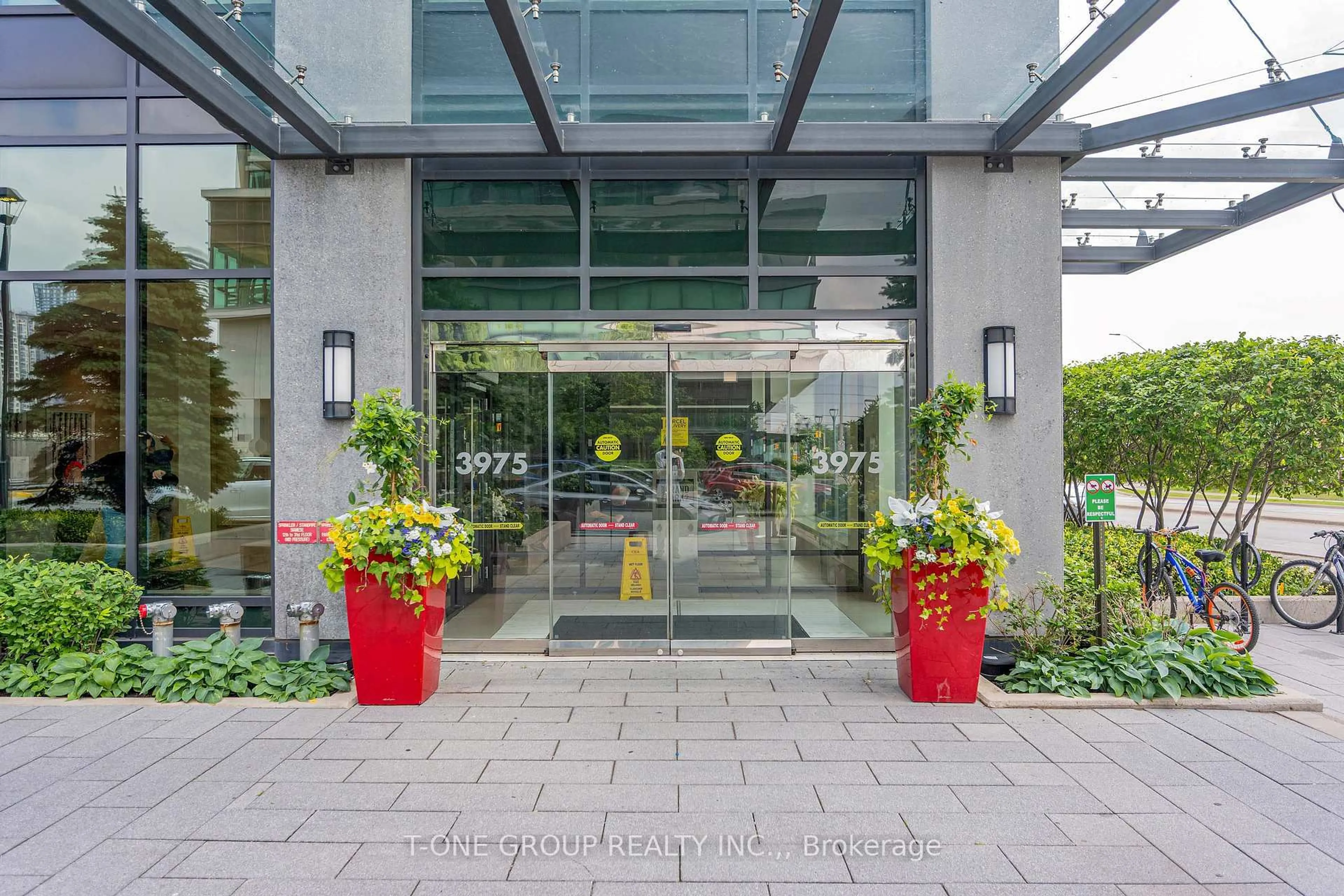 Indoor foyer for 3975 Grand Park Dr #801, Mississauga Ontario L5B 0K4