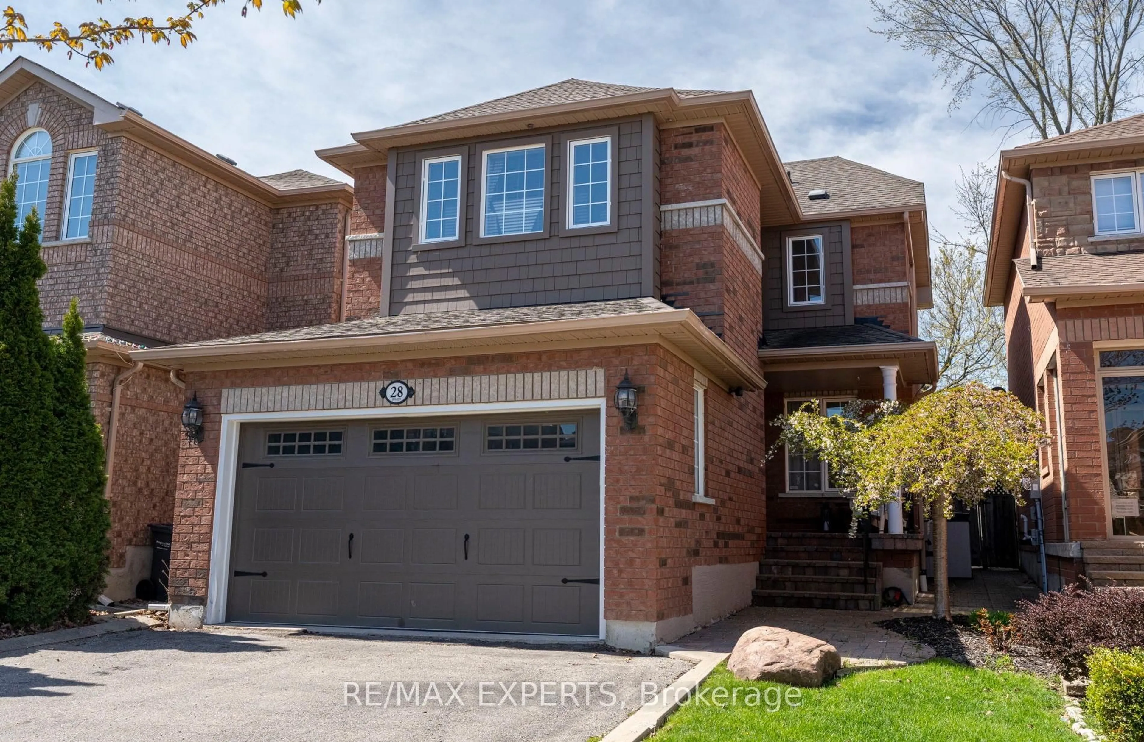 Home with brick exterior material, street for 28 Crestridge Dr, Caledon Ontario L7E 2T7