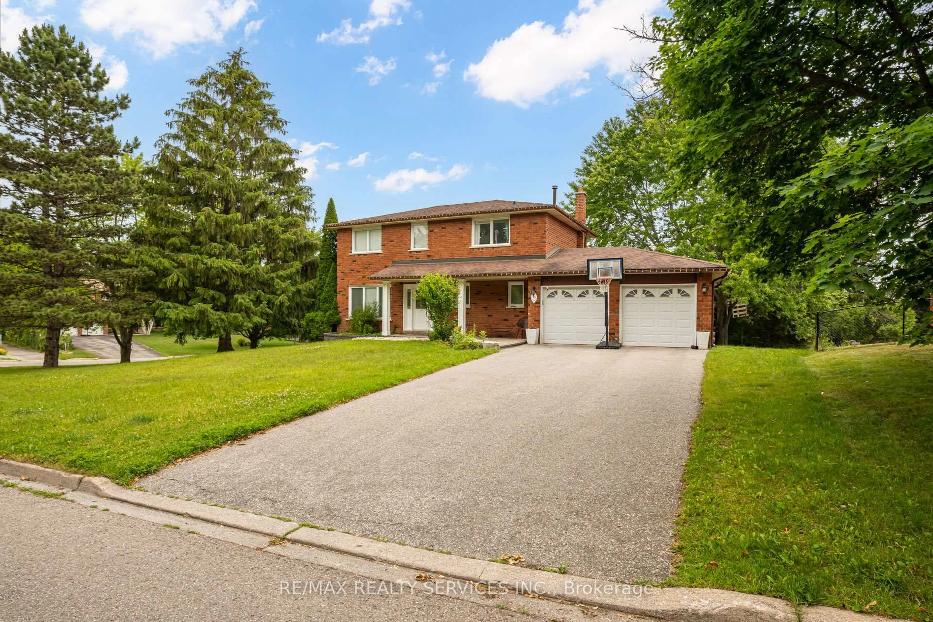 Home with brick exterior material, street for 53 Marilyn St, Caledon Ontario L7C 1H5
